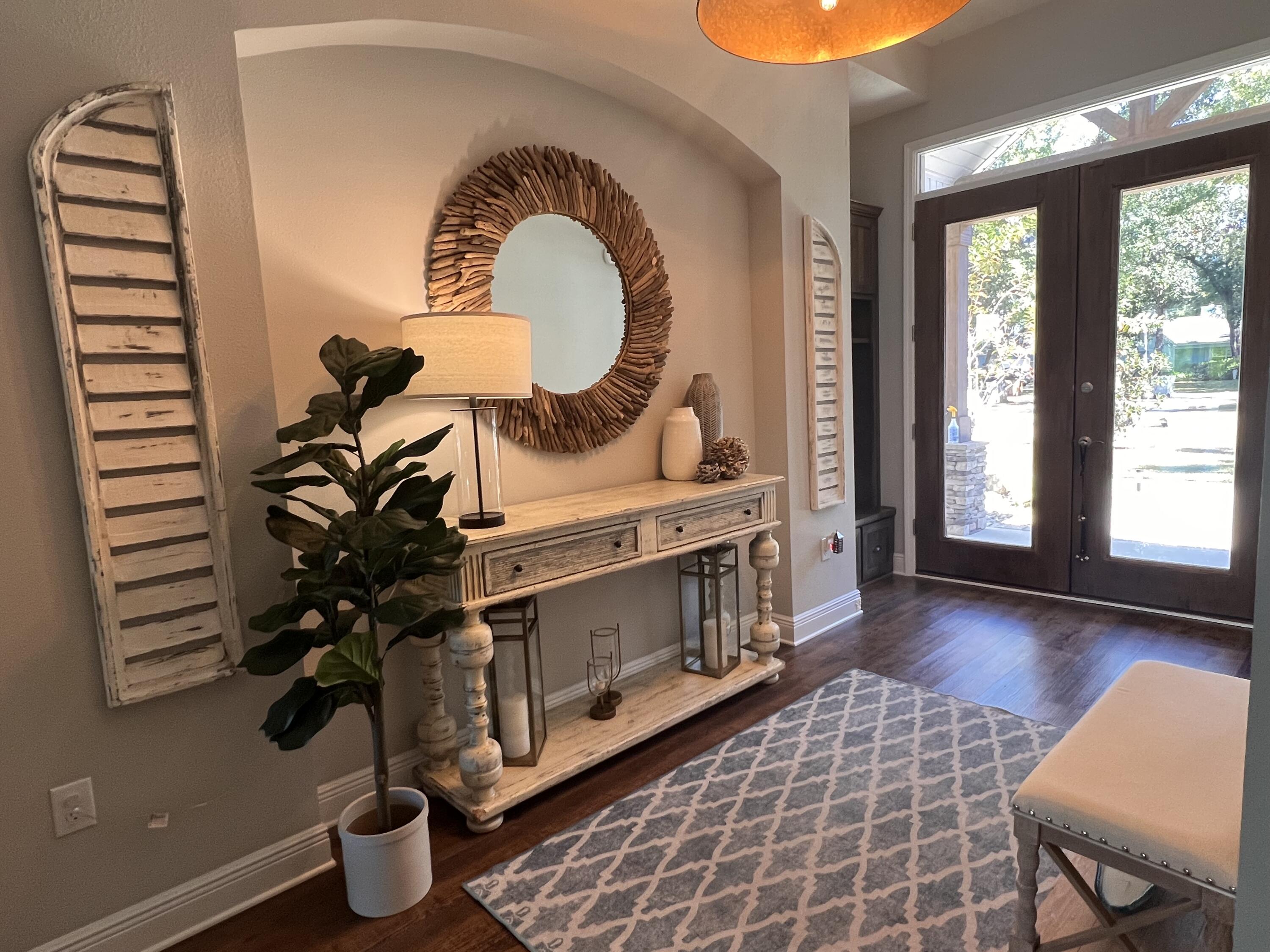 ROBLEDAL ESTATES - Residential