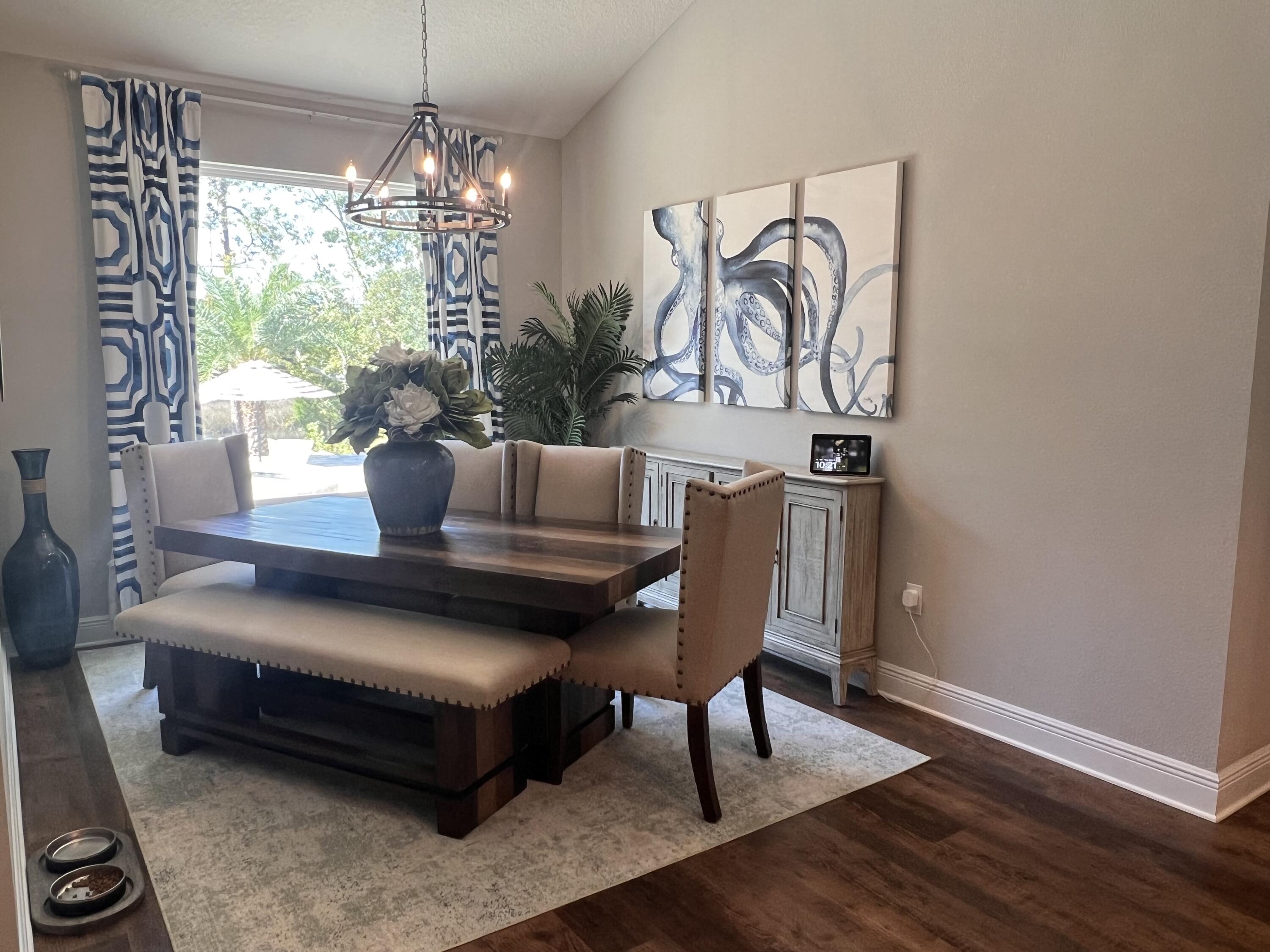 ROBLEDAL ESTATES - Residential