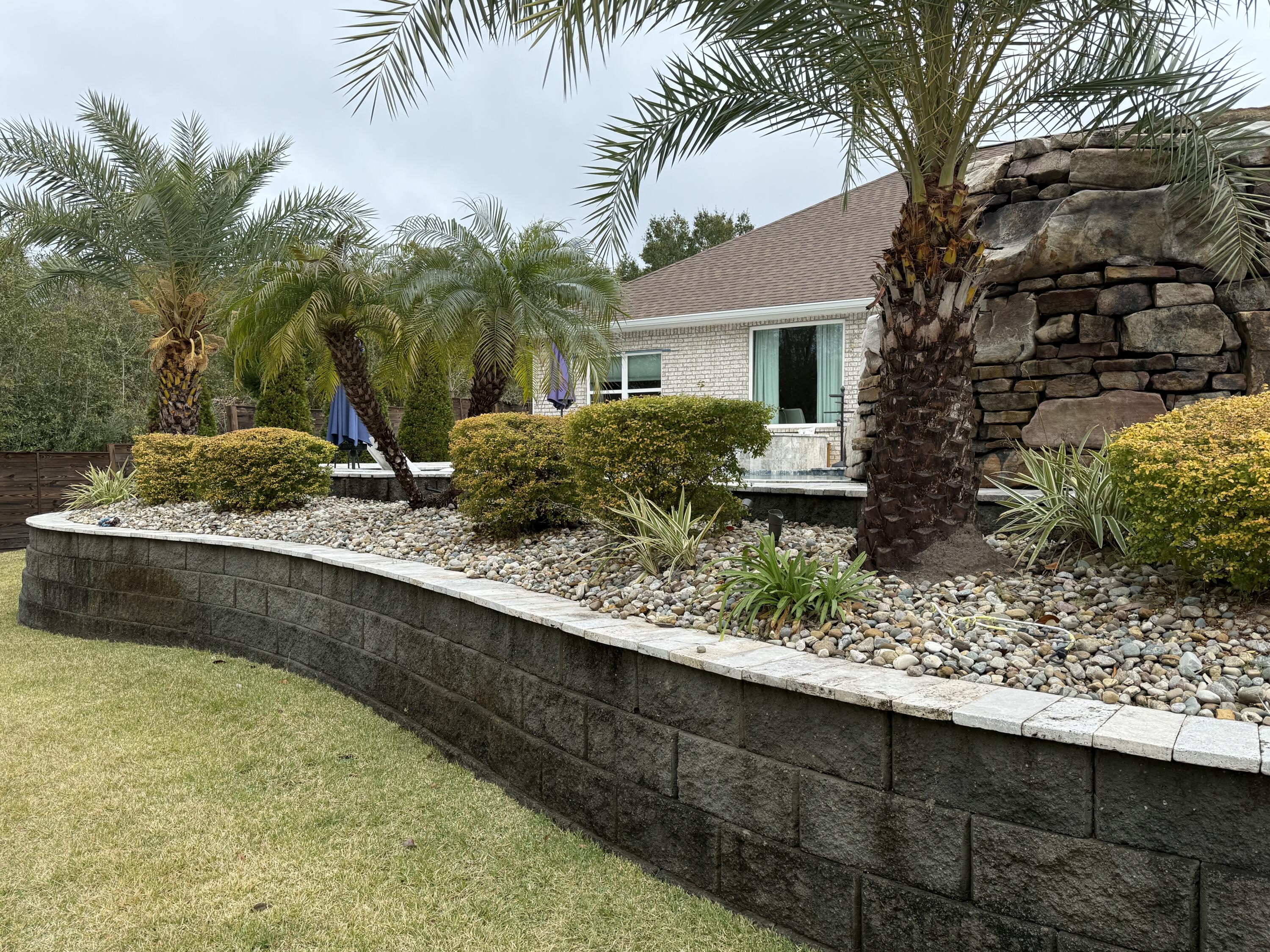 ROBLEDAL ESTATES - Residential