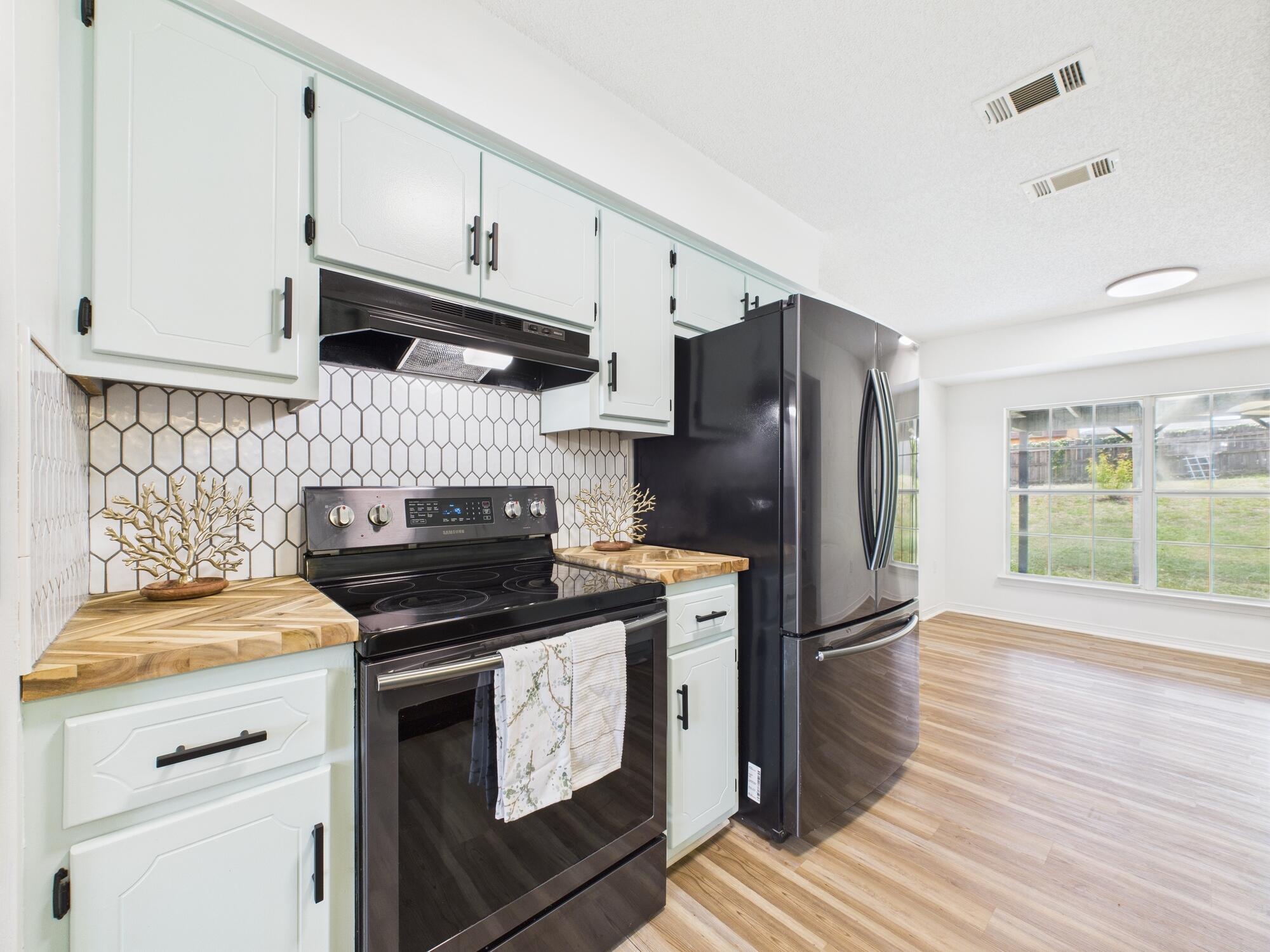 NORTHVIEW ESTATES 3RD ADDN - Residential