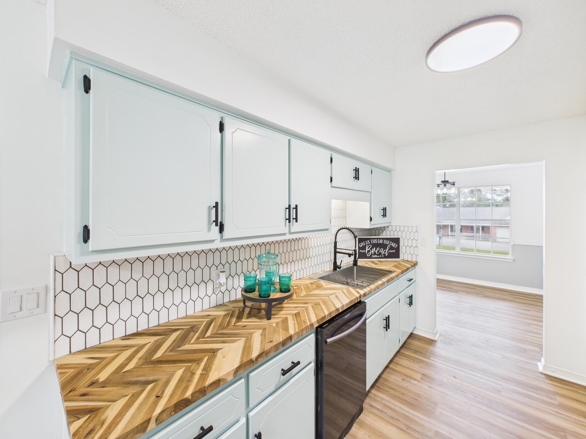NORTHVIEW ESTATES 3RD ADDN - Residential
