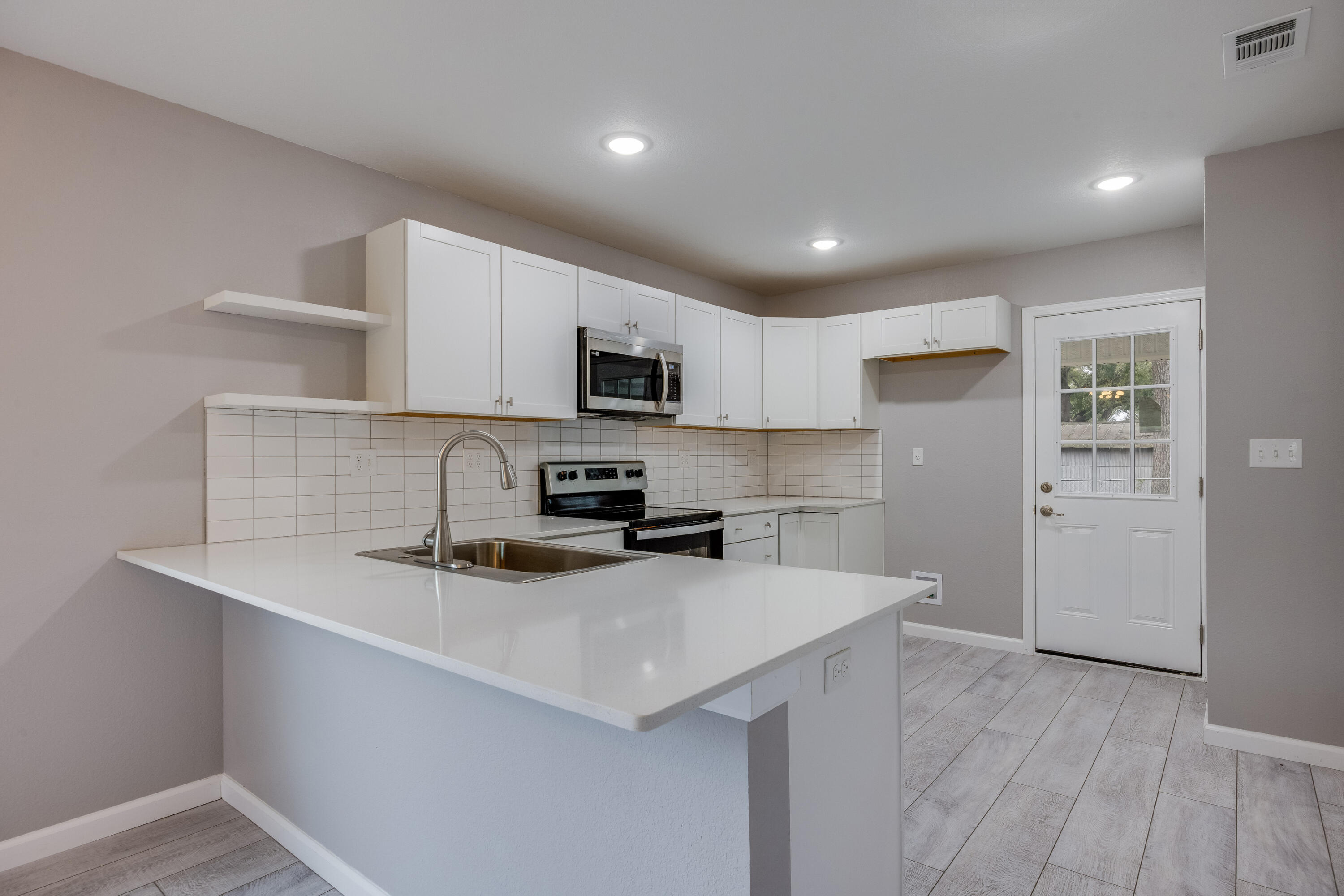 CRESTVIEW - Residential