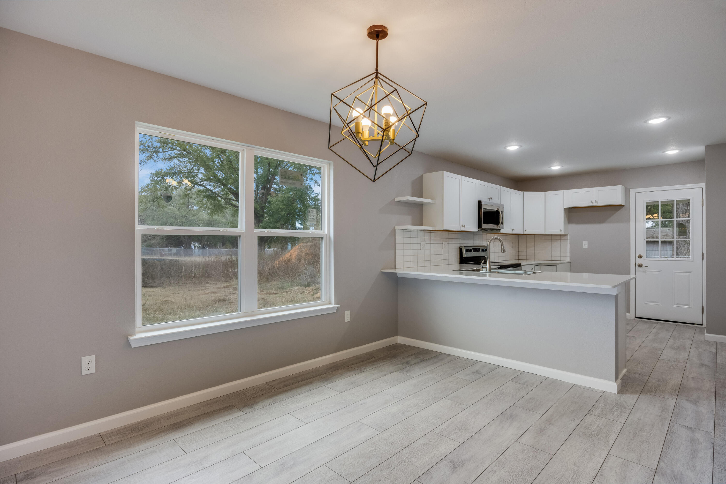 CRESTVIEW - Residential