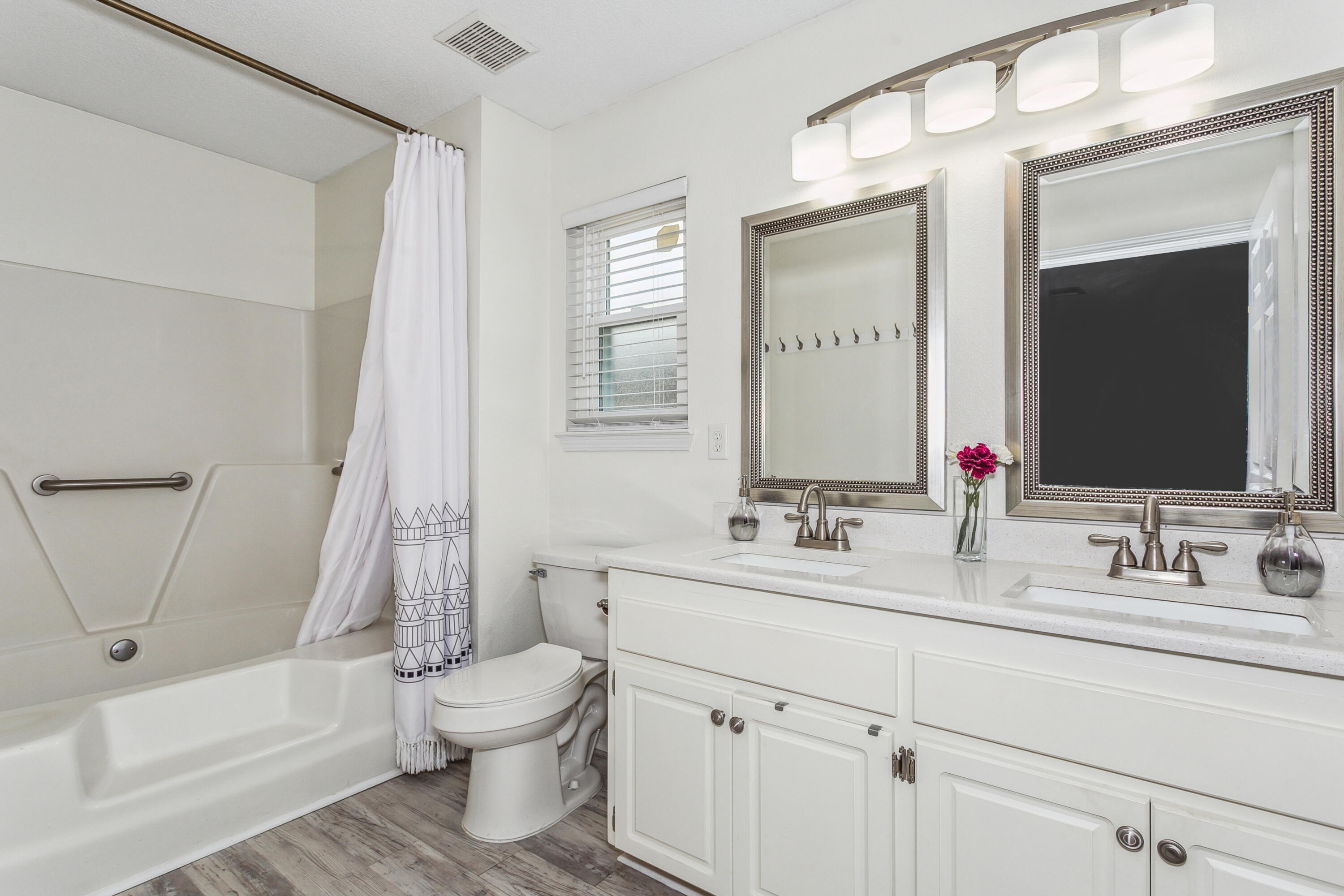 EMERALD VILLAGE S/D - Residential