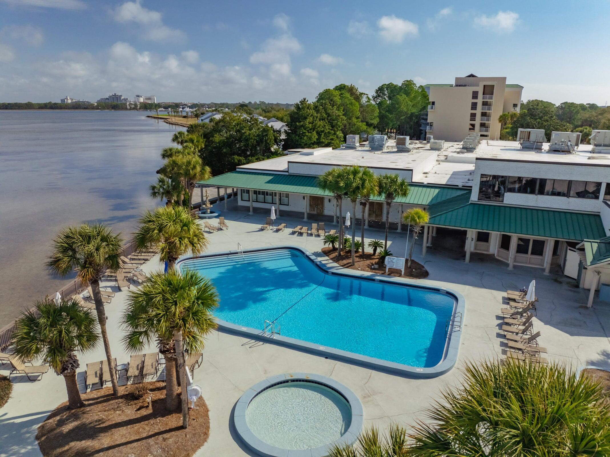 BAYSIDE CONDO SANDESTIN - Residential