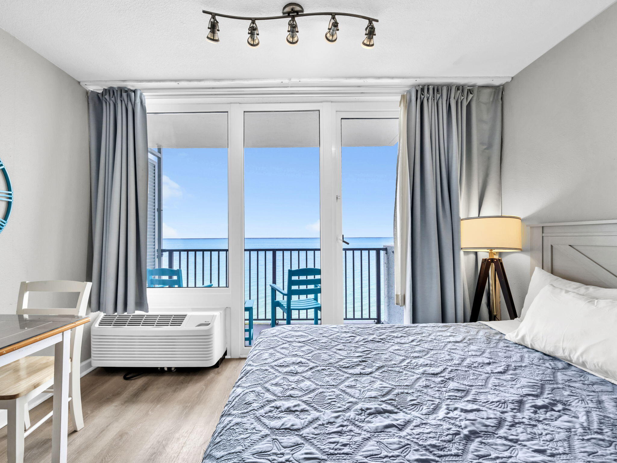 BAYSIDE CONDO SANDESTIN - Residential