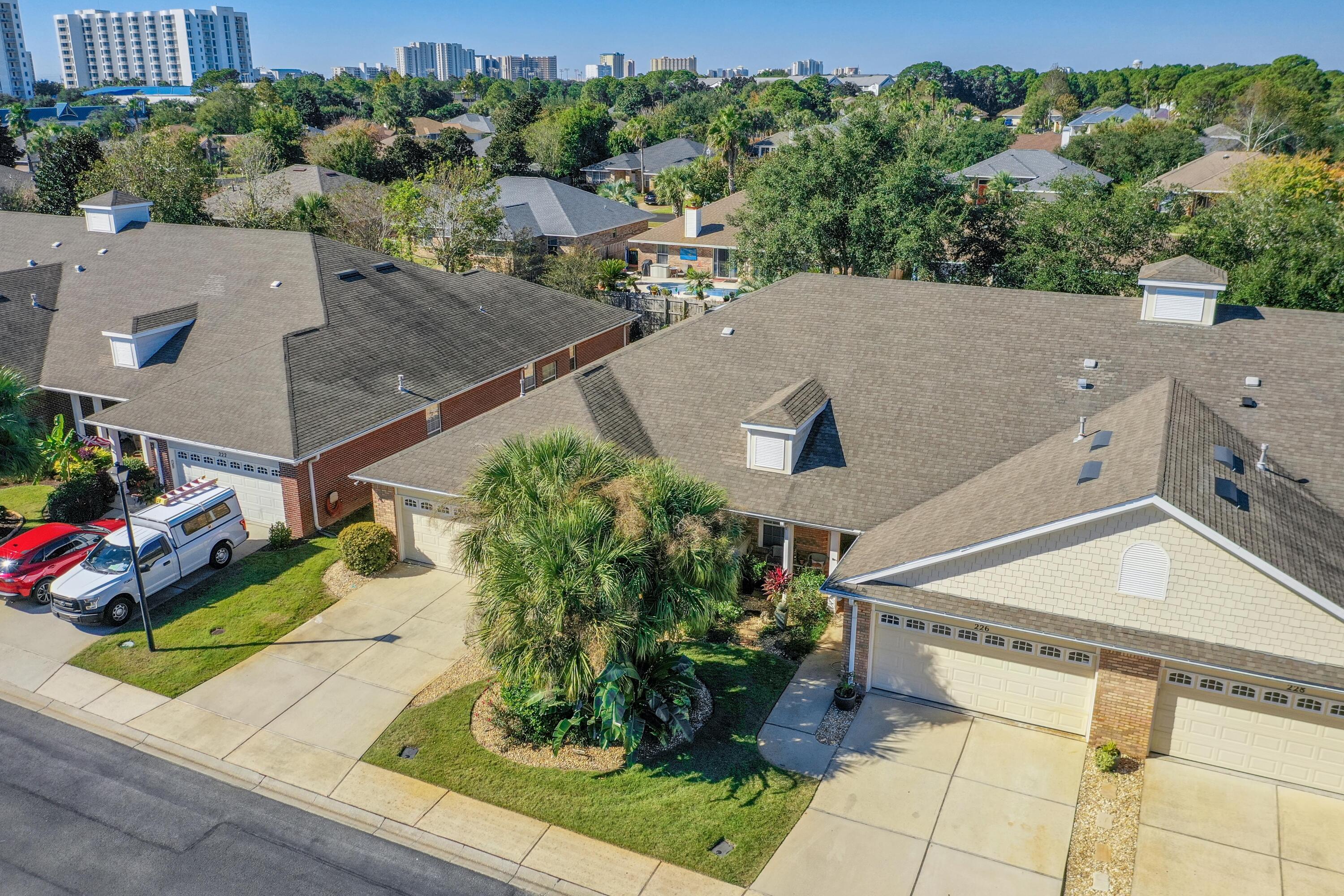 DIAMOND LAKES - Residential