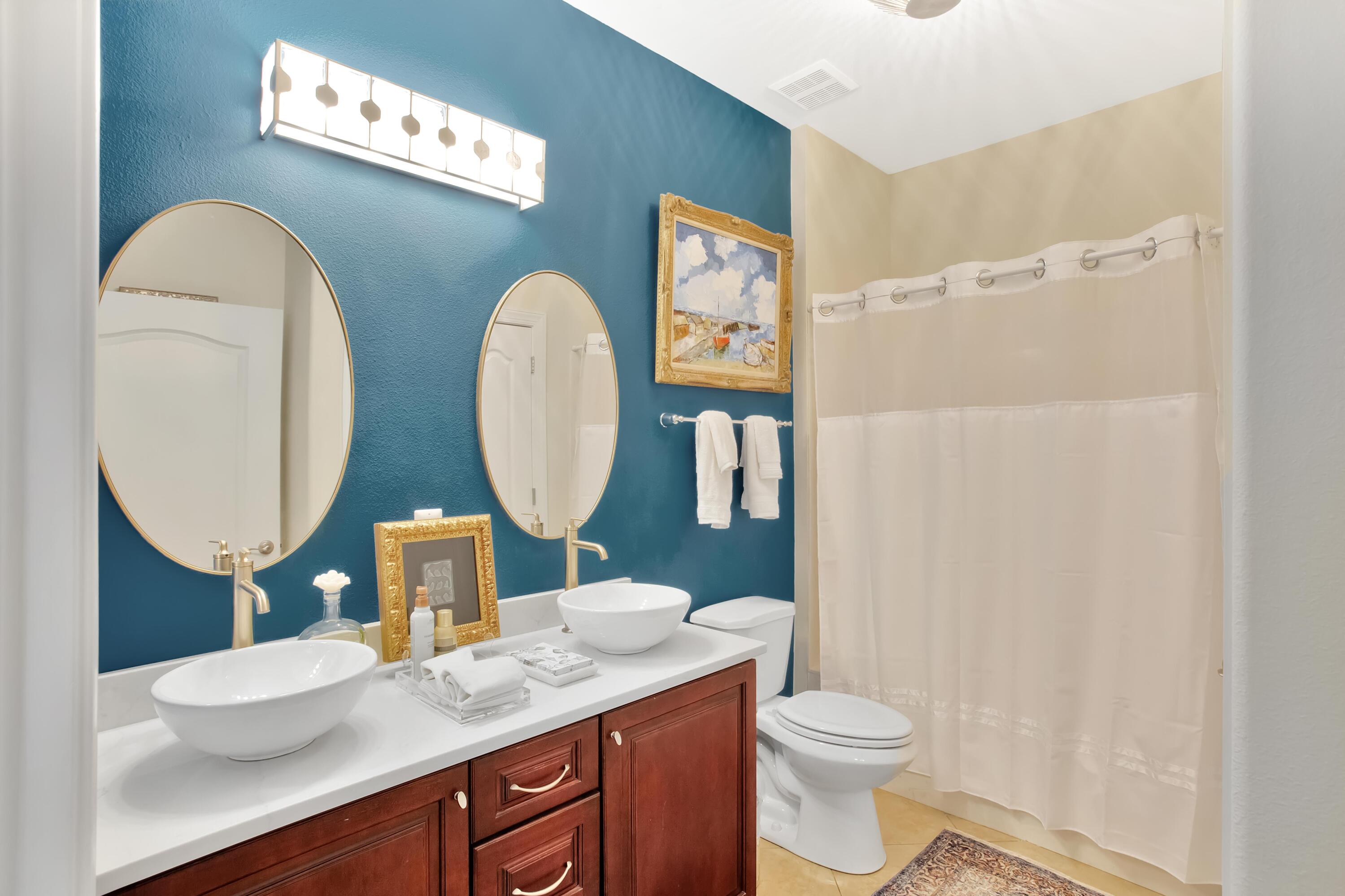 DIAMOND LAKES - Residential