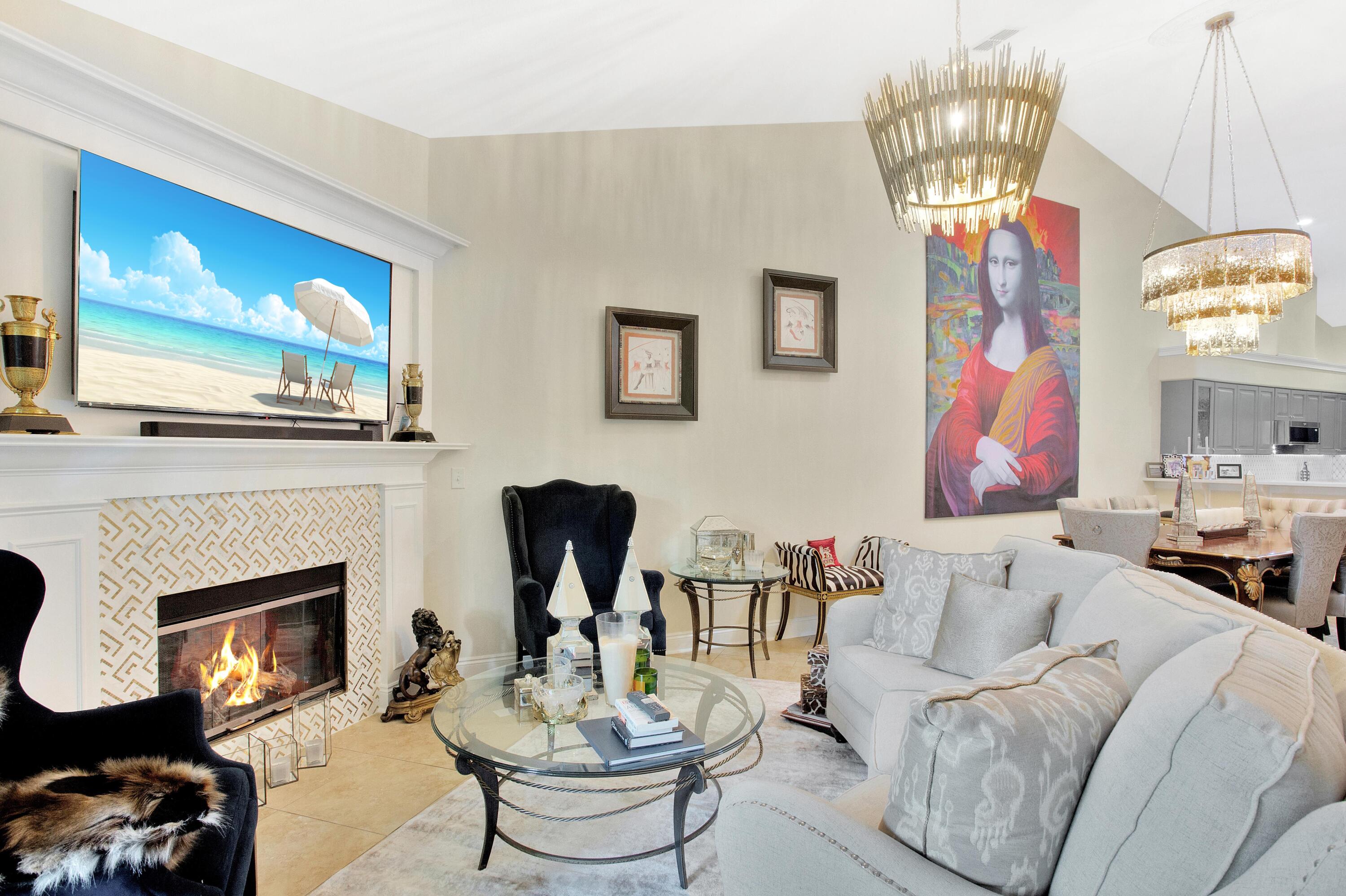 DIAMOND LAKES - Residential