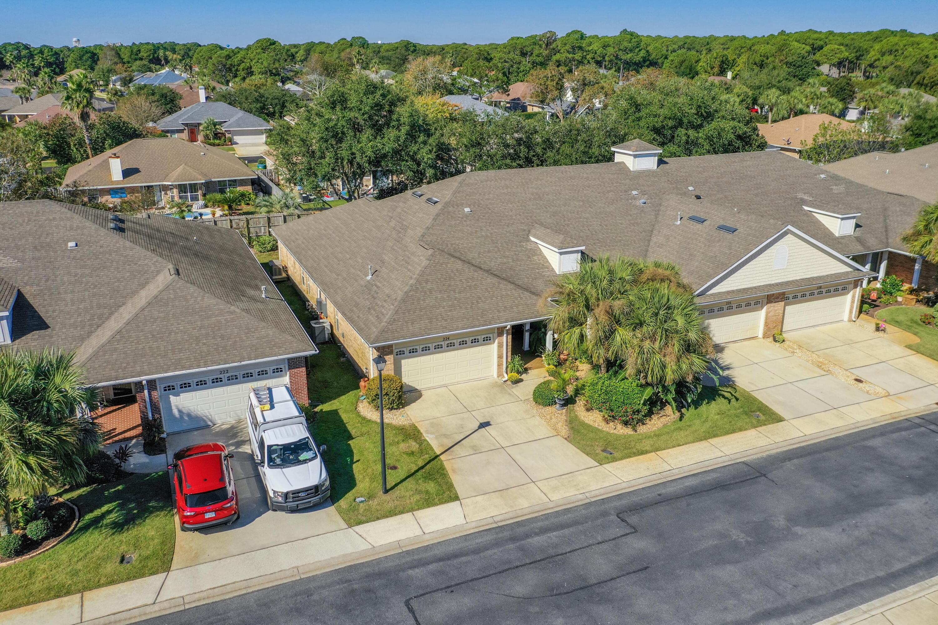 DIAMOND LAKES - Residential