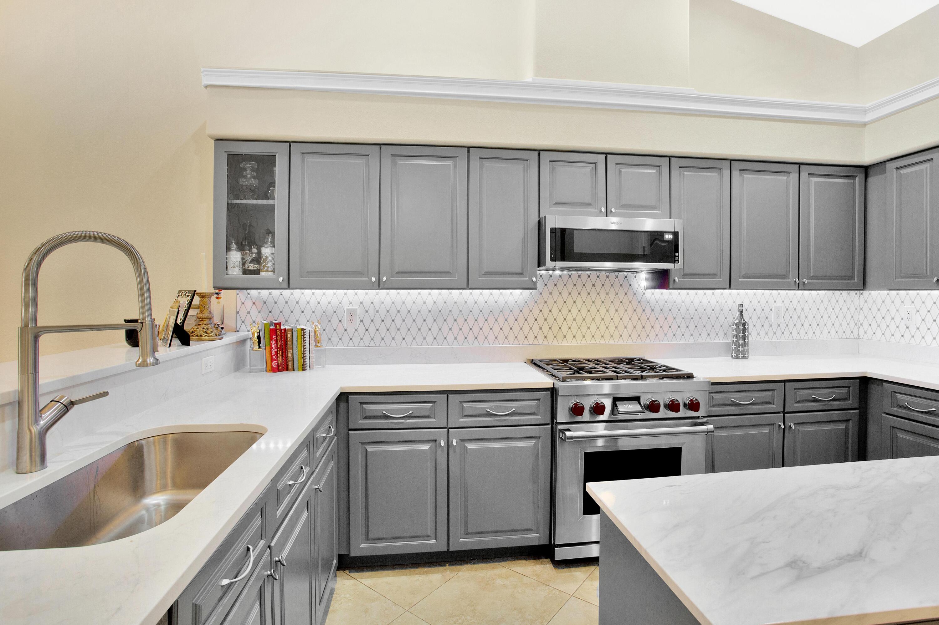 DIAMOND LAKES - Residential