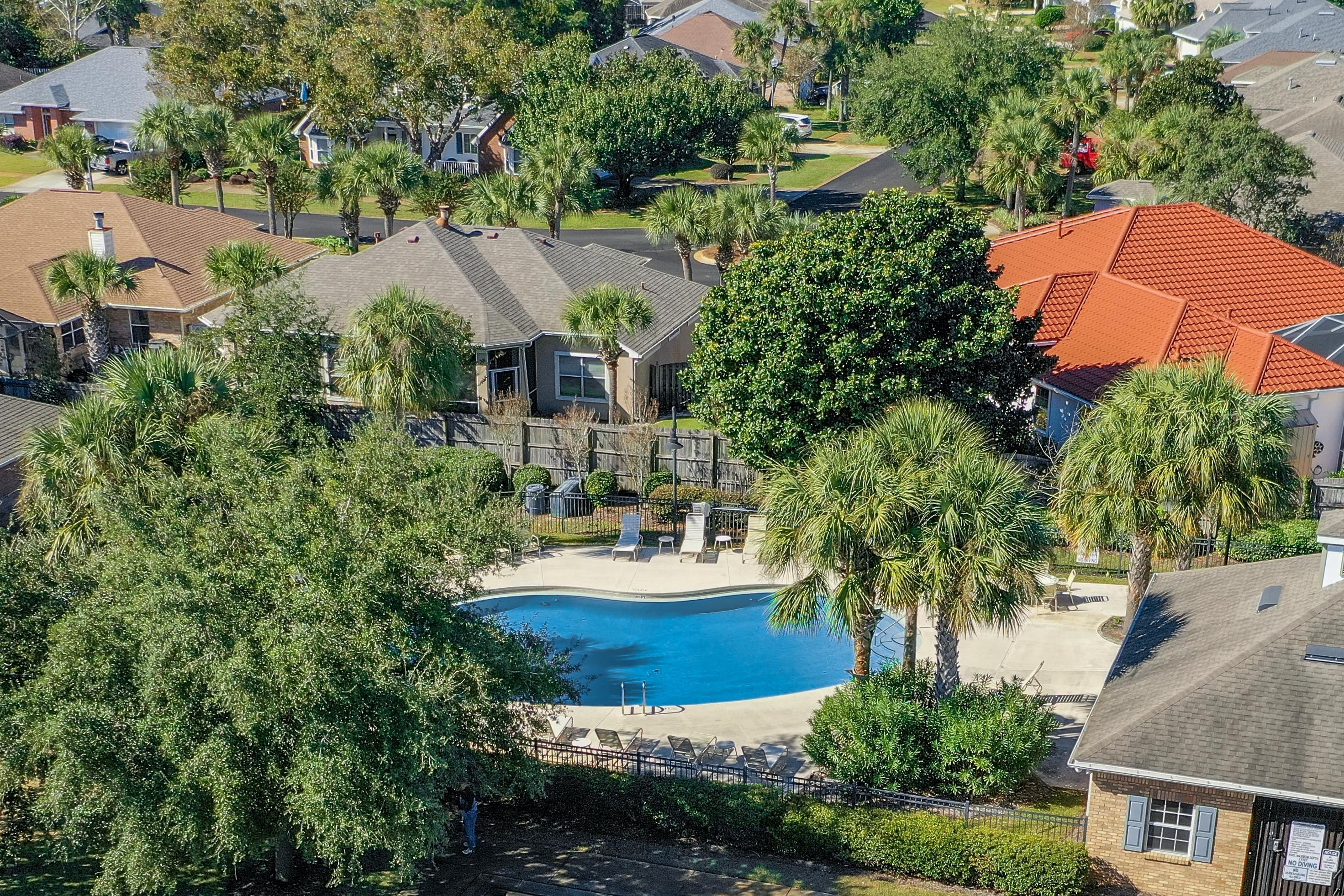 DIAMOND LAKES - Residential