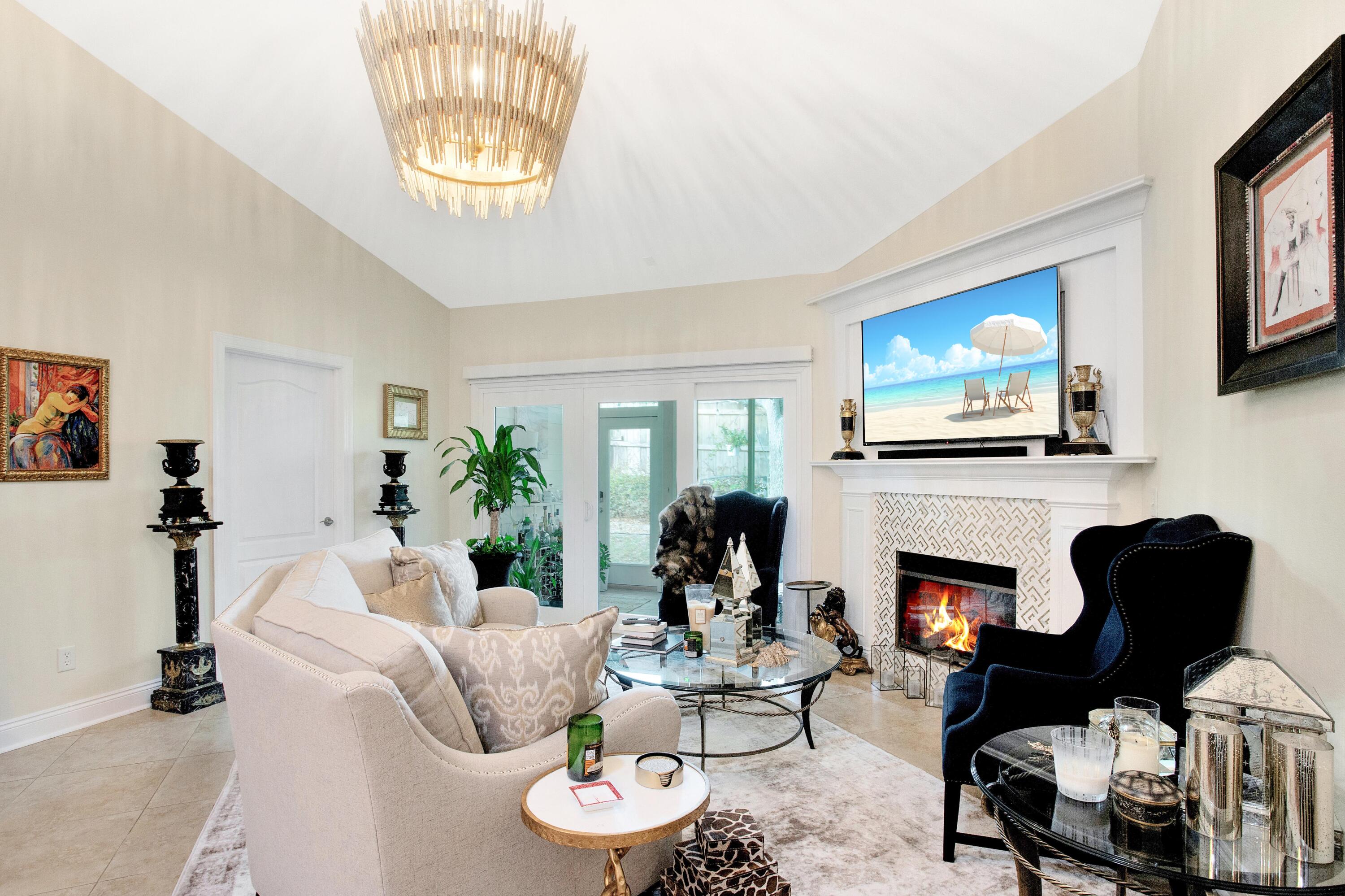 DIAMOND LAKES - Residential