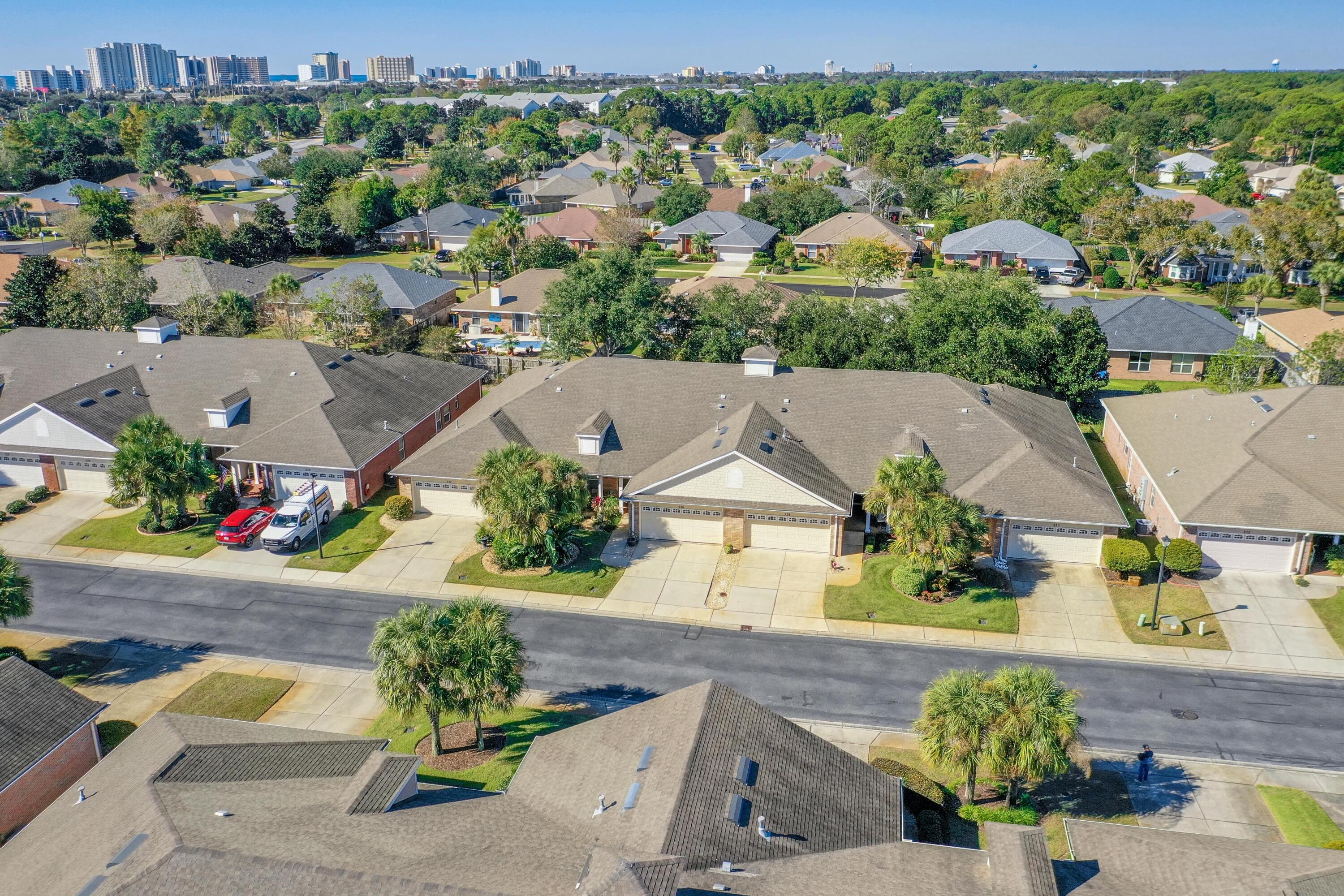 DIAMOND LAKES - Residential
