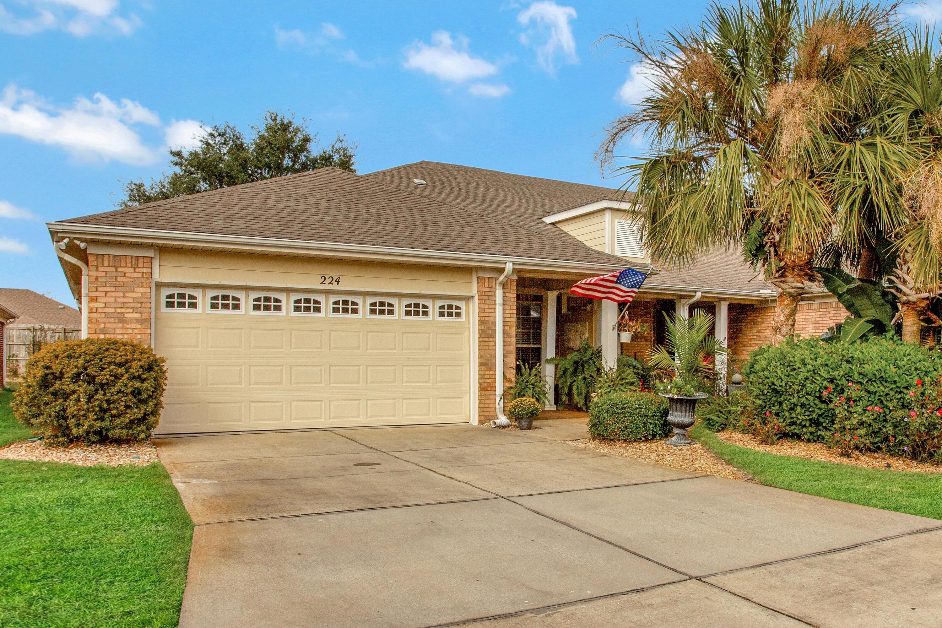 DIAMOND LAKES - Residential