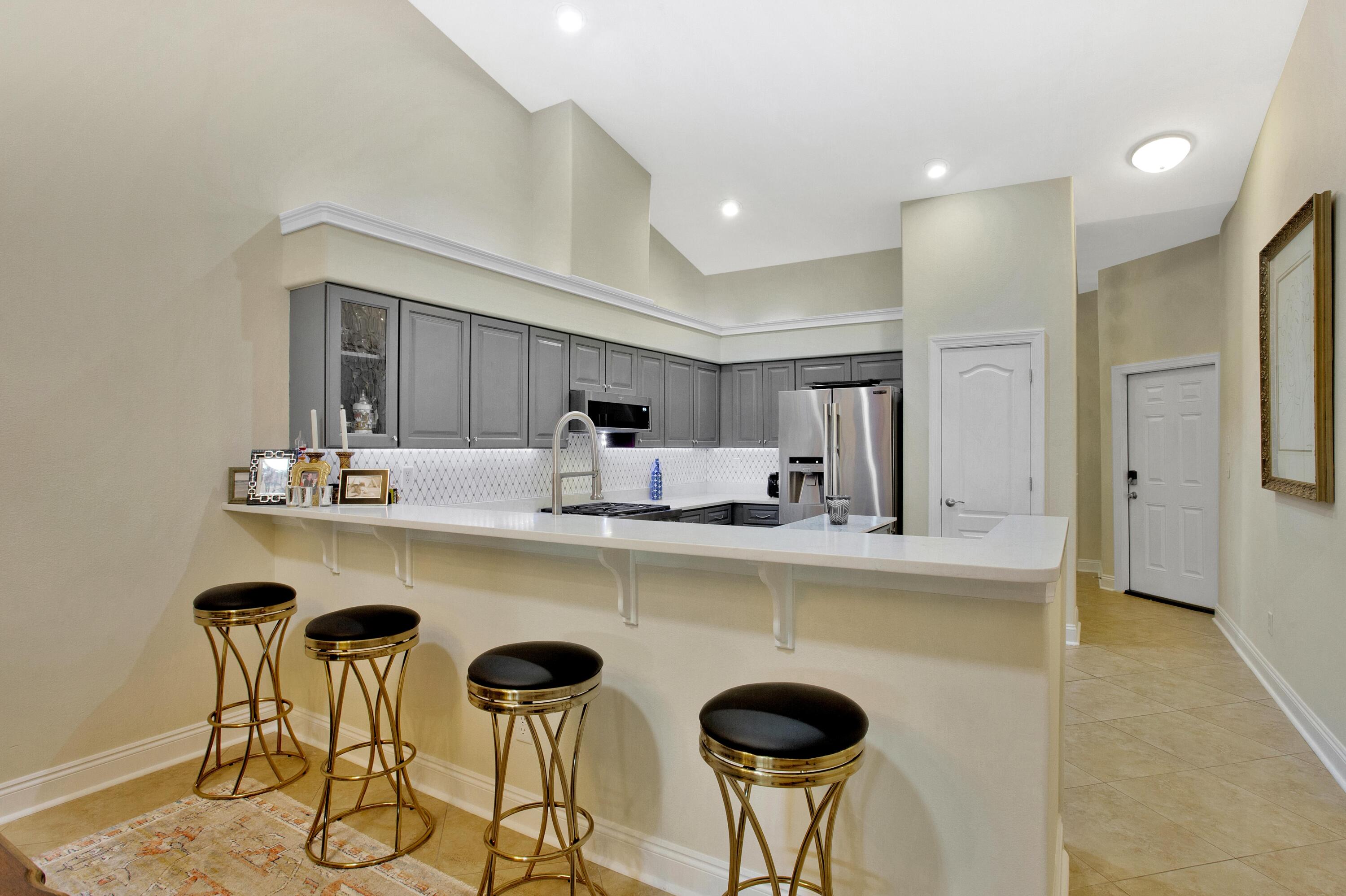 DIAMOND LAKES - Residential