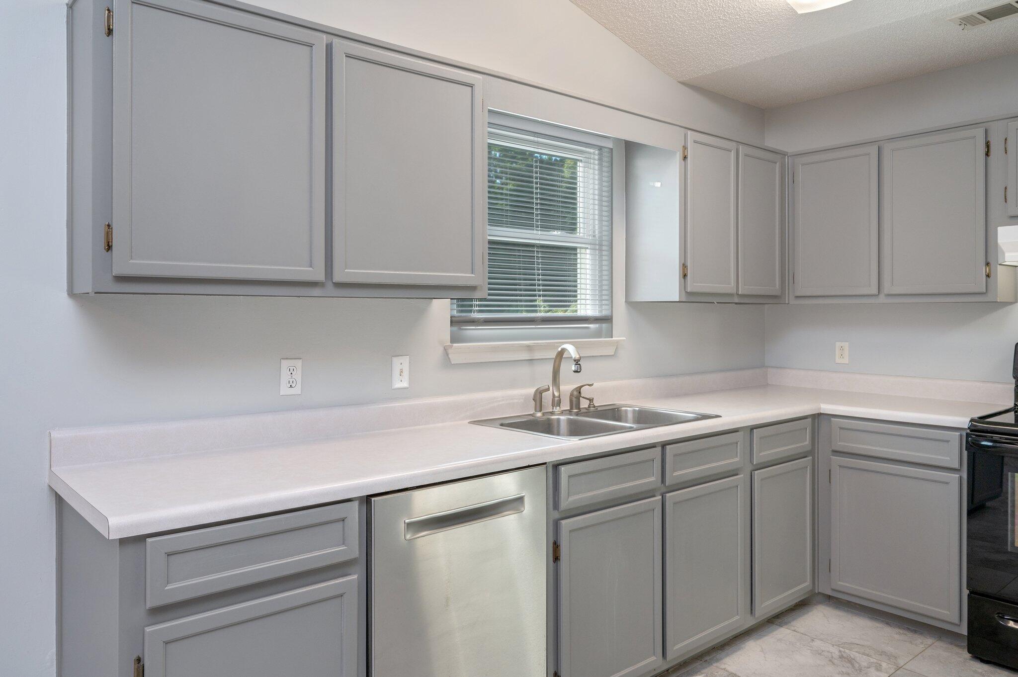 SOUTHVIEW ESTATES PH 2 - Residential Lease