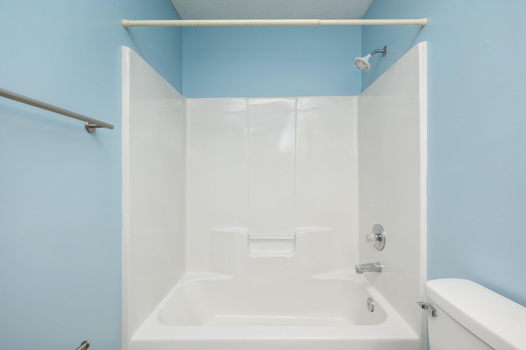 SOUTHVIEW ESTATES PH 2 - Residential Lease