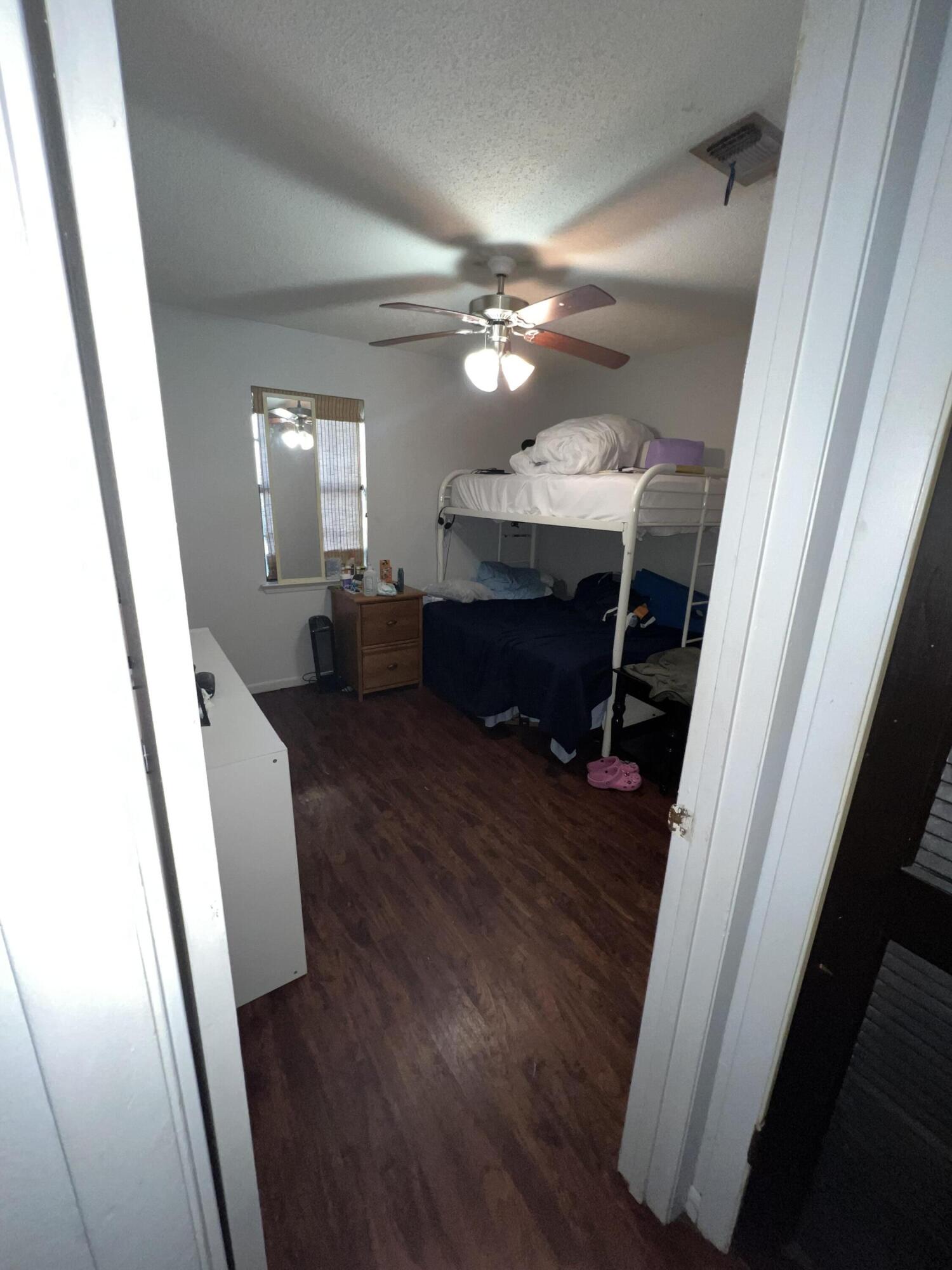 UNIVERSAL OAKS UNIT 4 - Residential