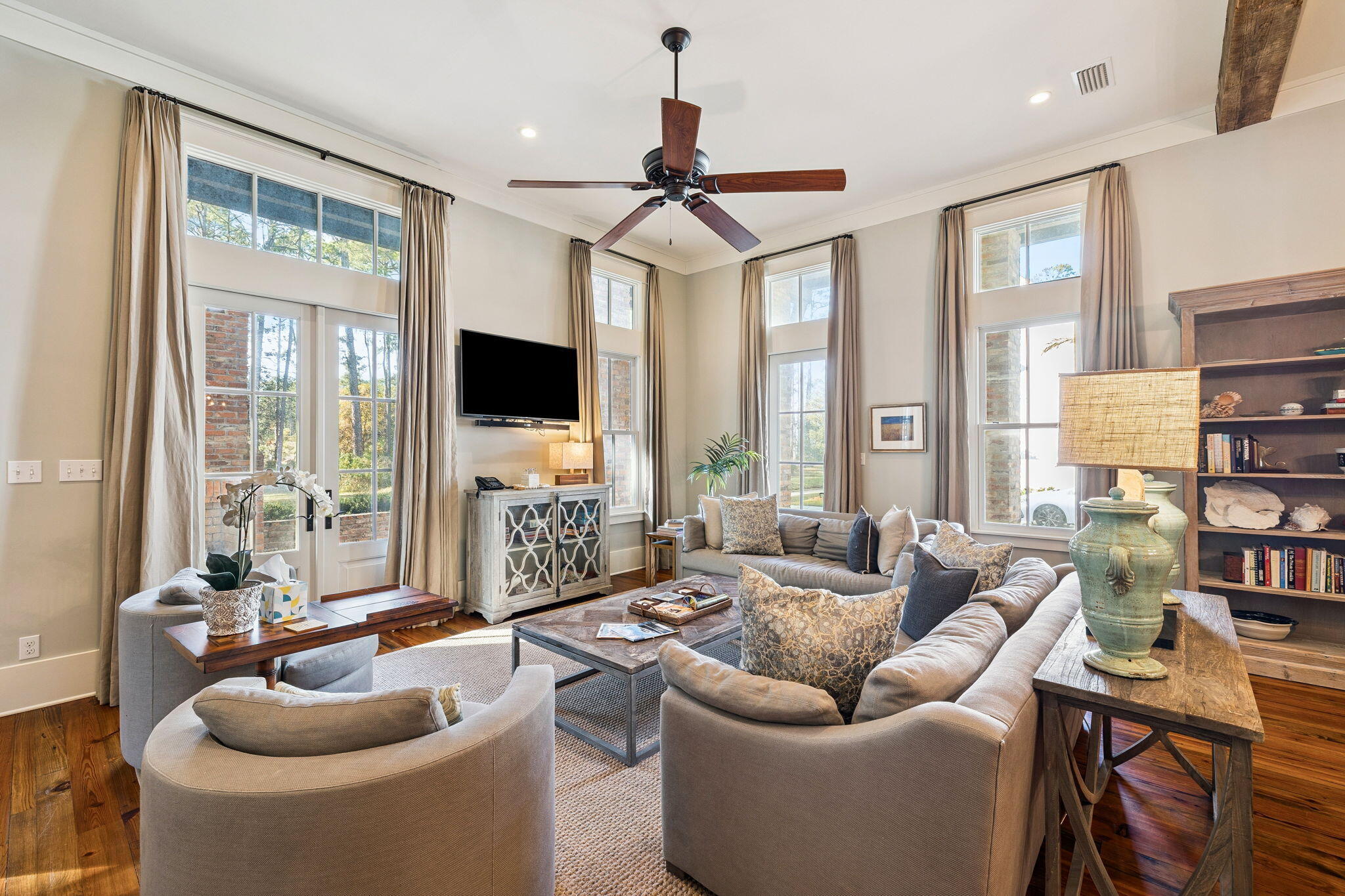 CHURCHILL OAKS - Residential