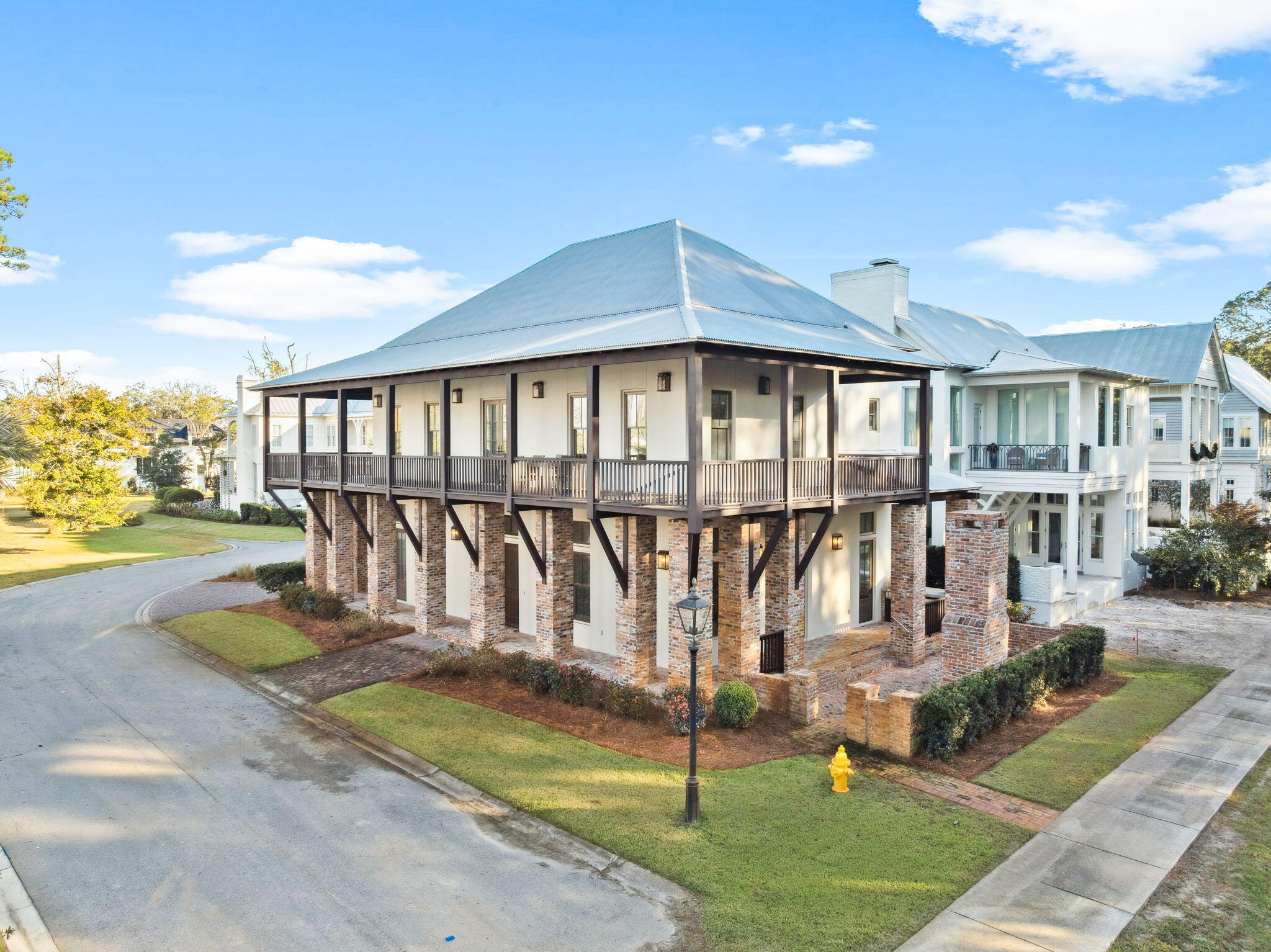 CHURCHILL OAKS - Residential