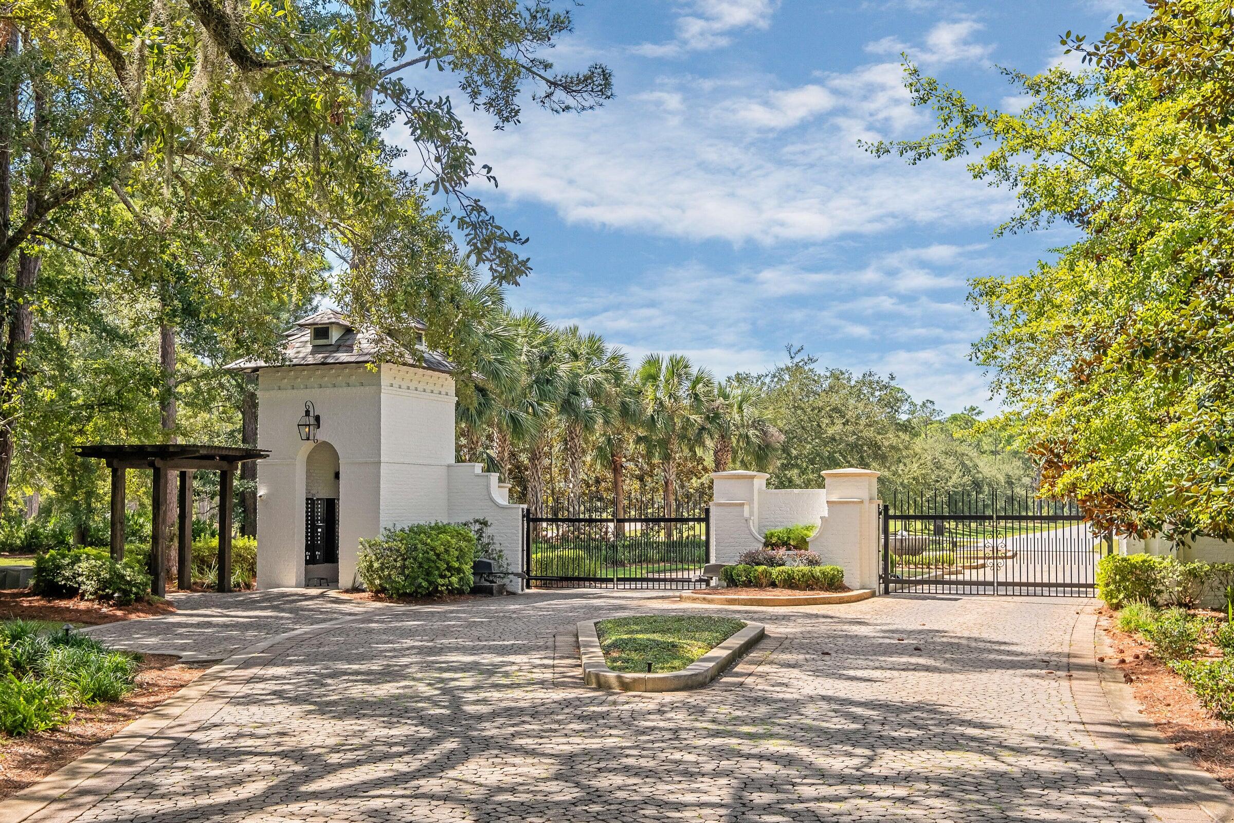 CHURCHILL OAKS - Residential