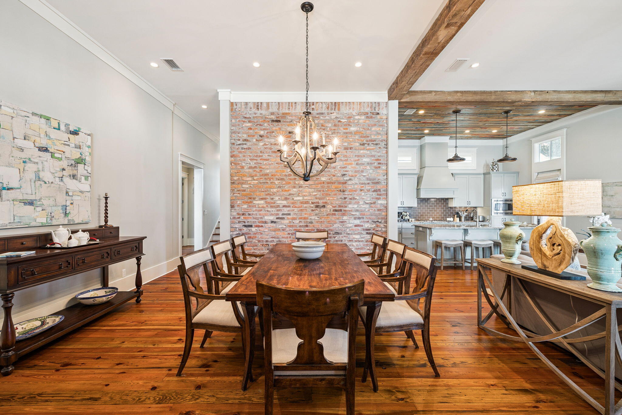 CHURCHILL OAKS - Residential