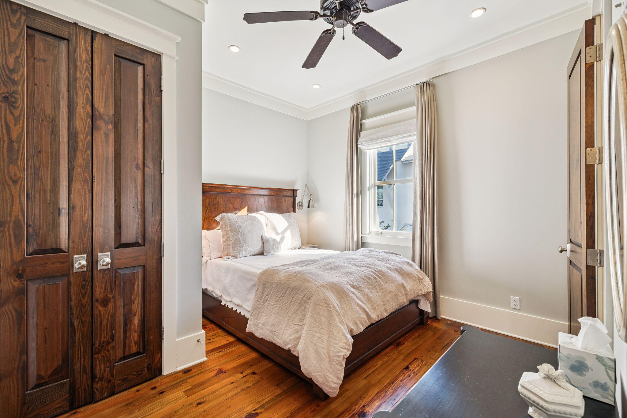 CHURCHILL OAKS - Residential