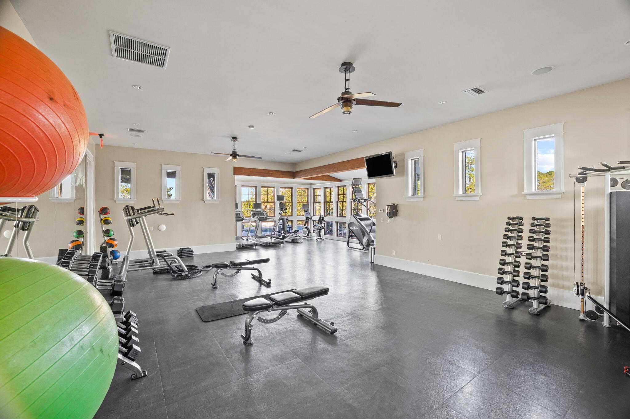 CHURCHILL OAKS - Residential