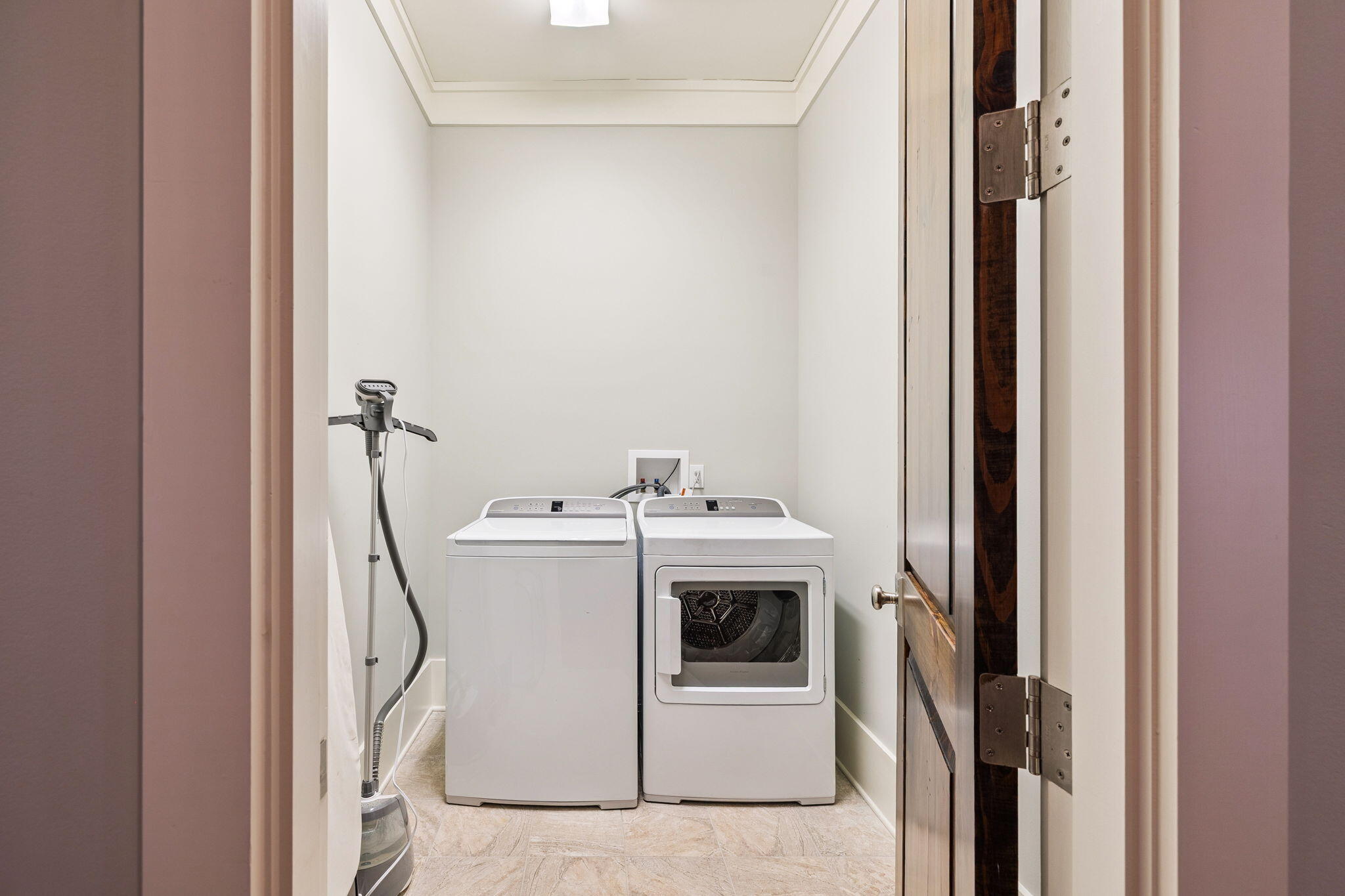 CHURCHILL OAKS - Residential