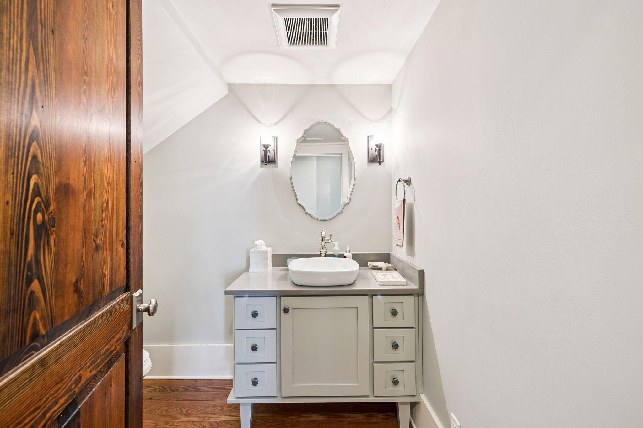 CHURCHILL OAKS - Residential