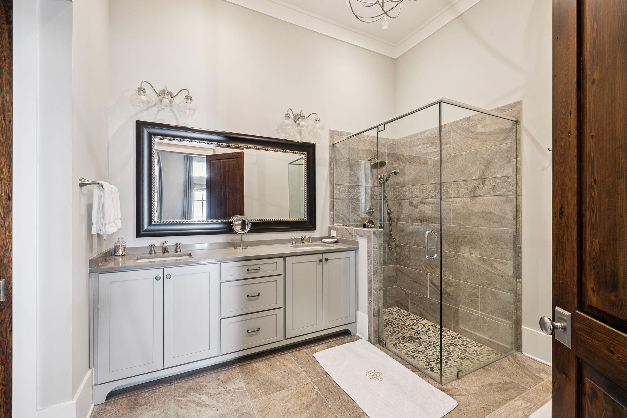 CHURCHILL OAKS - Residential