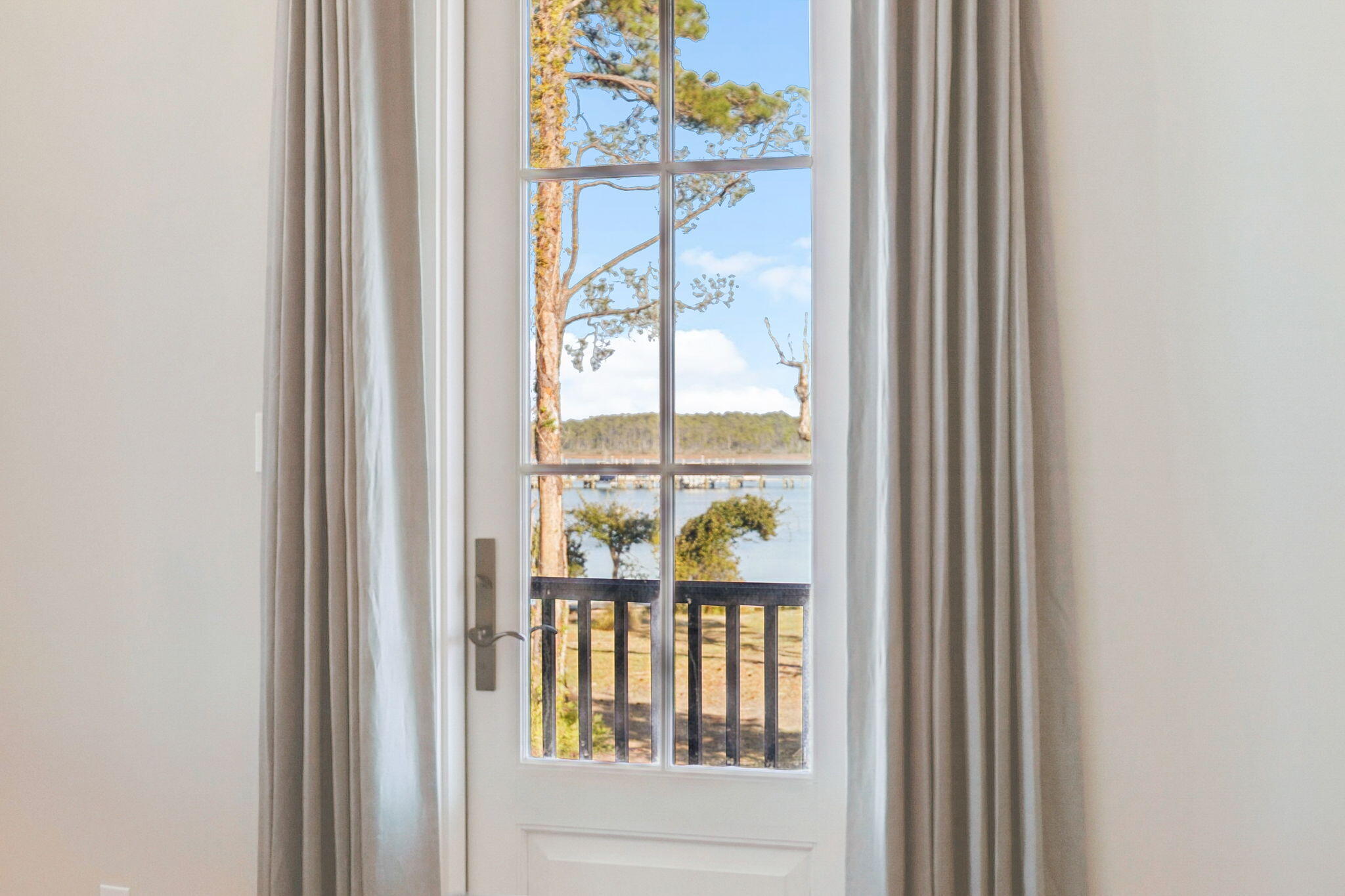 CHURCHILL OAKS - Residential