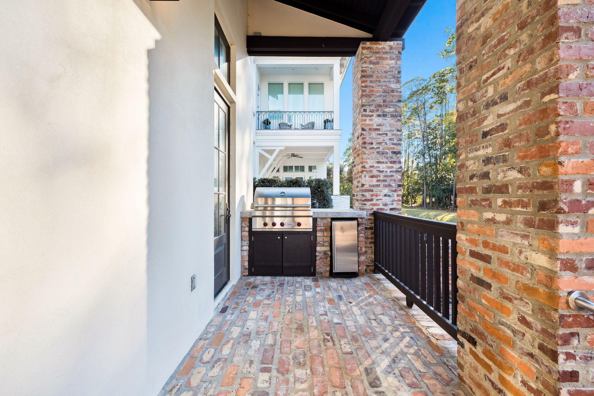 CHURCHILL OAKS - Residential