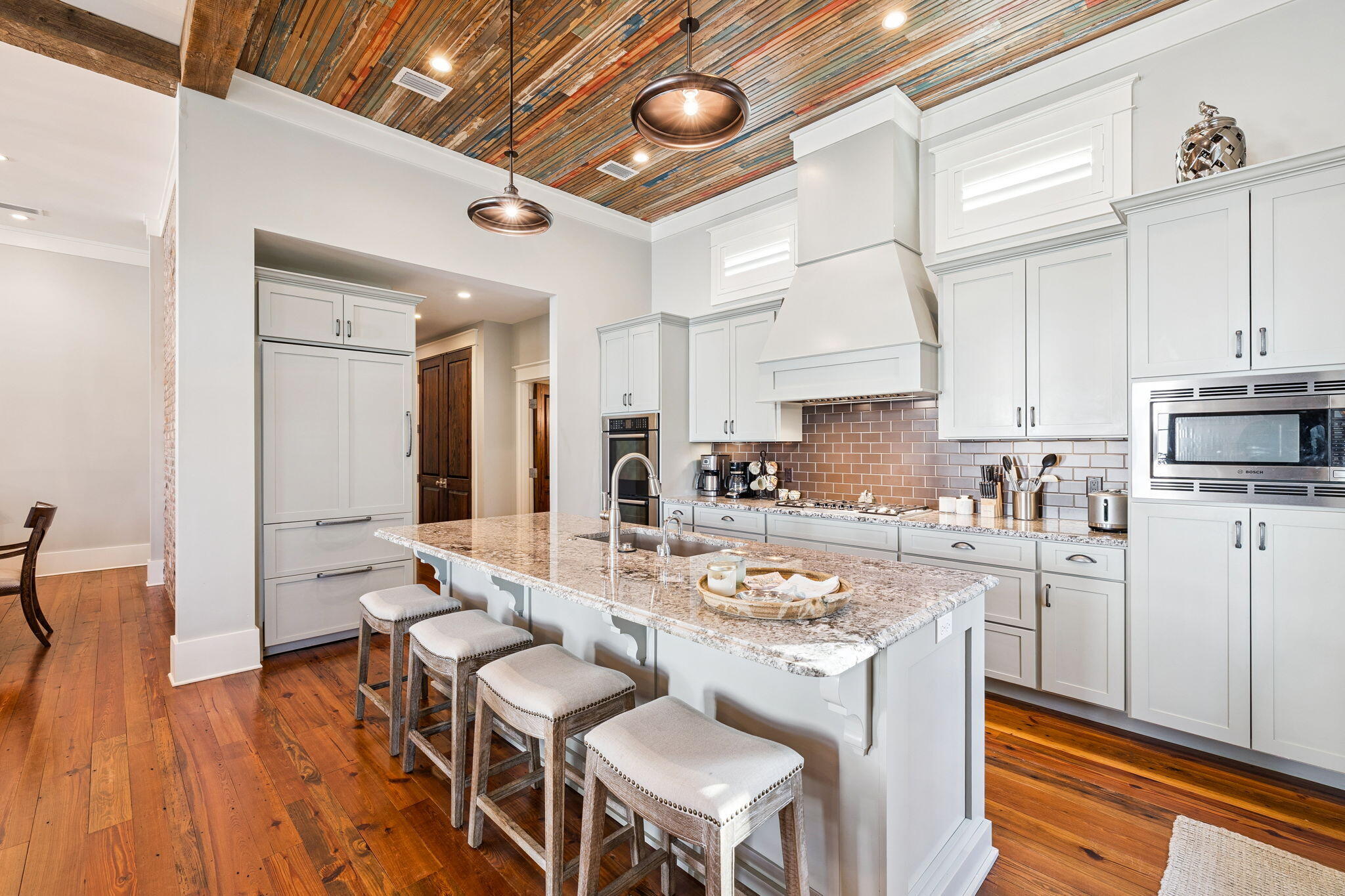 CHURCHILL OAKS - Residential