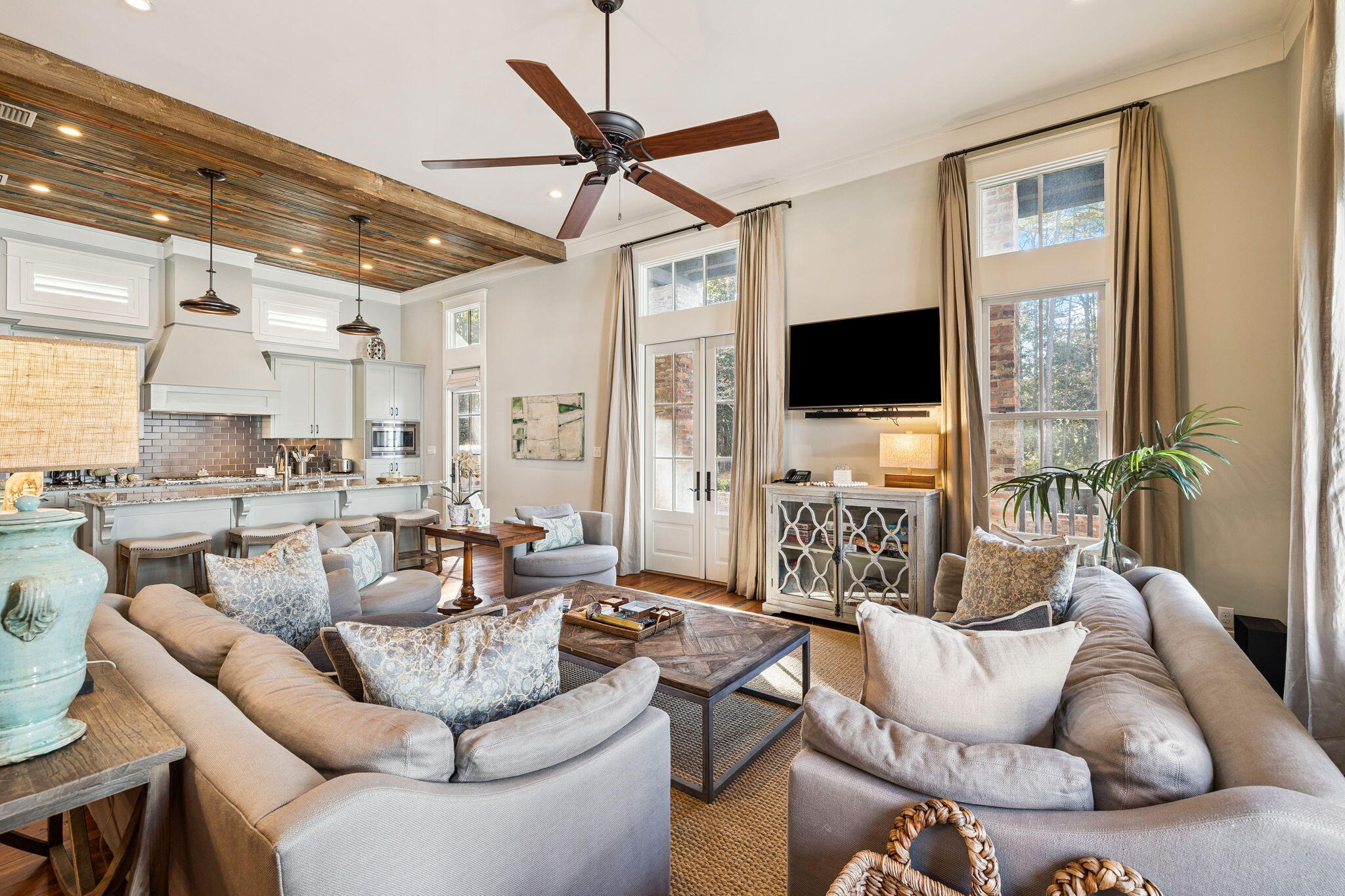 CHURCHILL OAKS - Residential