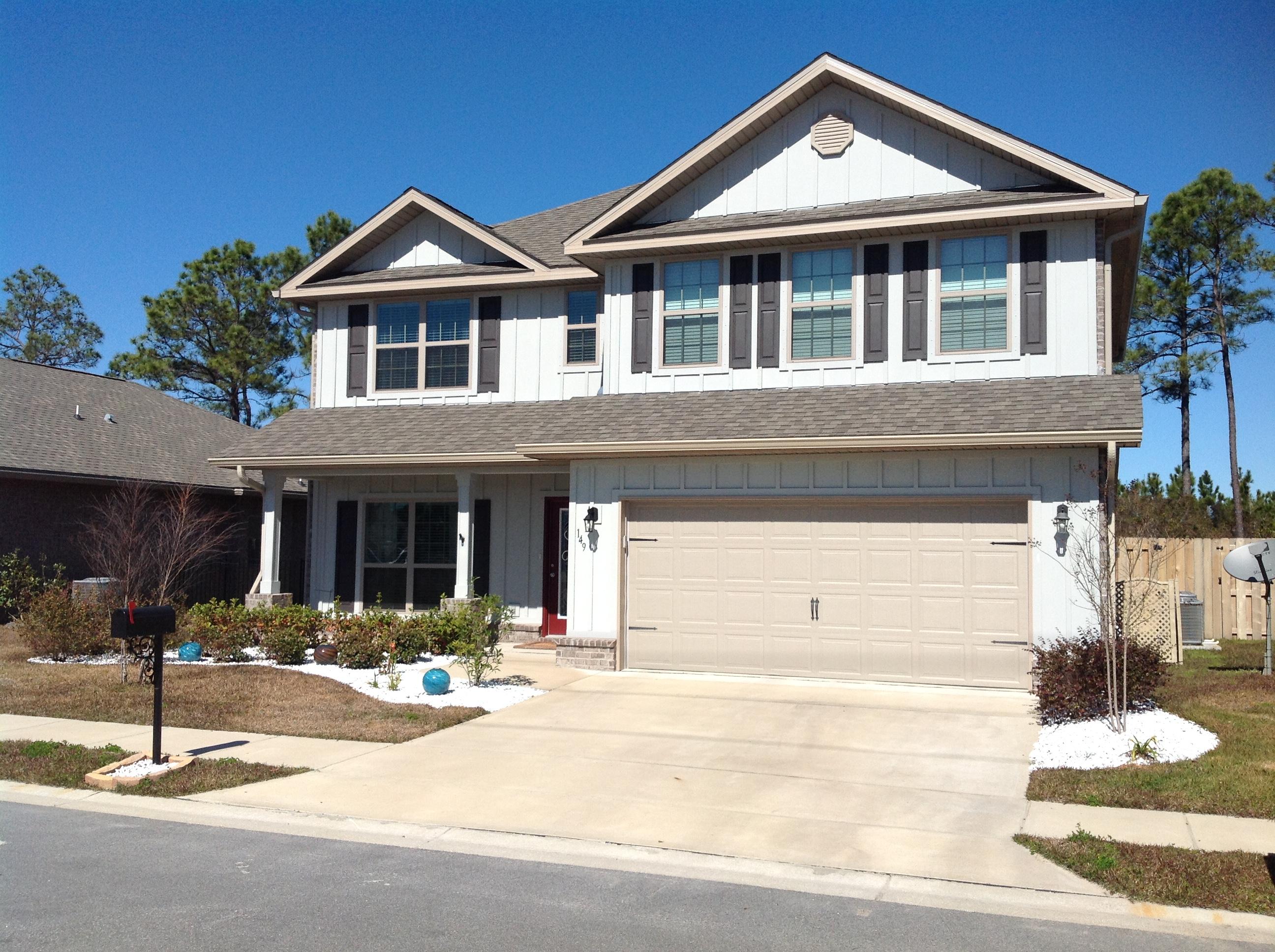 WHISPERING LAKE - Residential