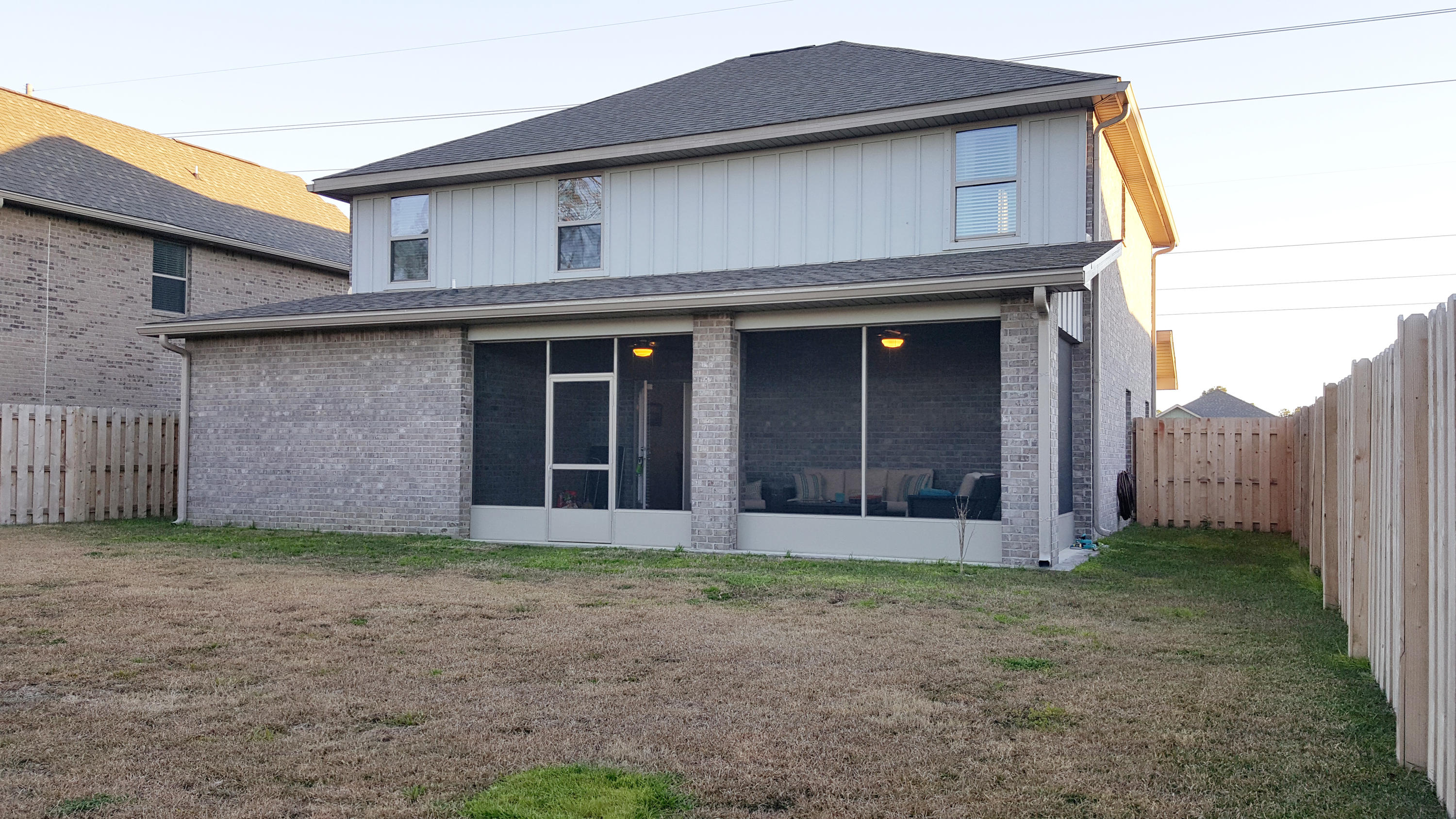 WHISPERING LAKE - Residential