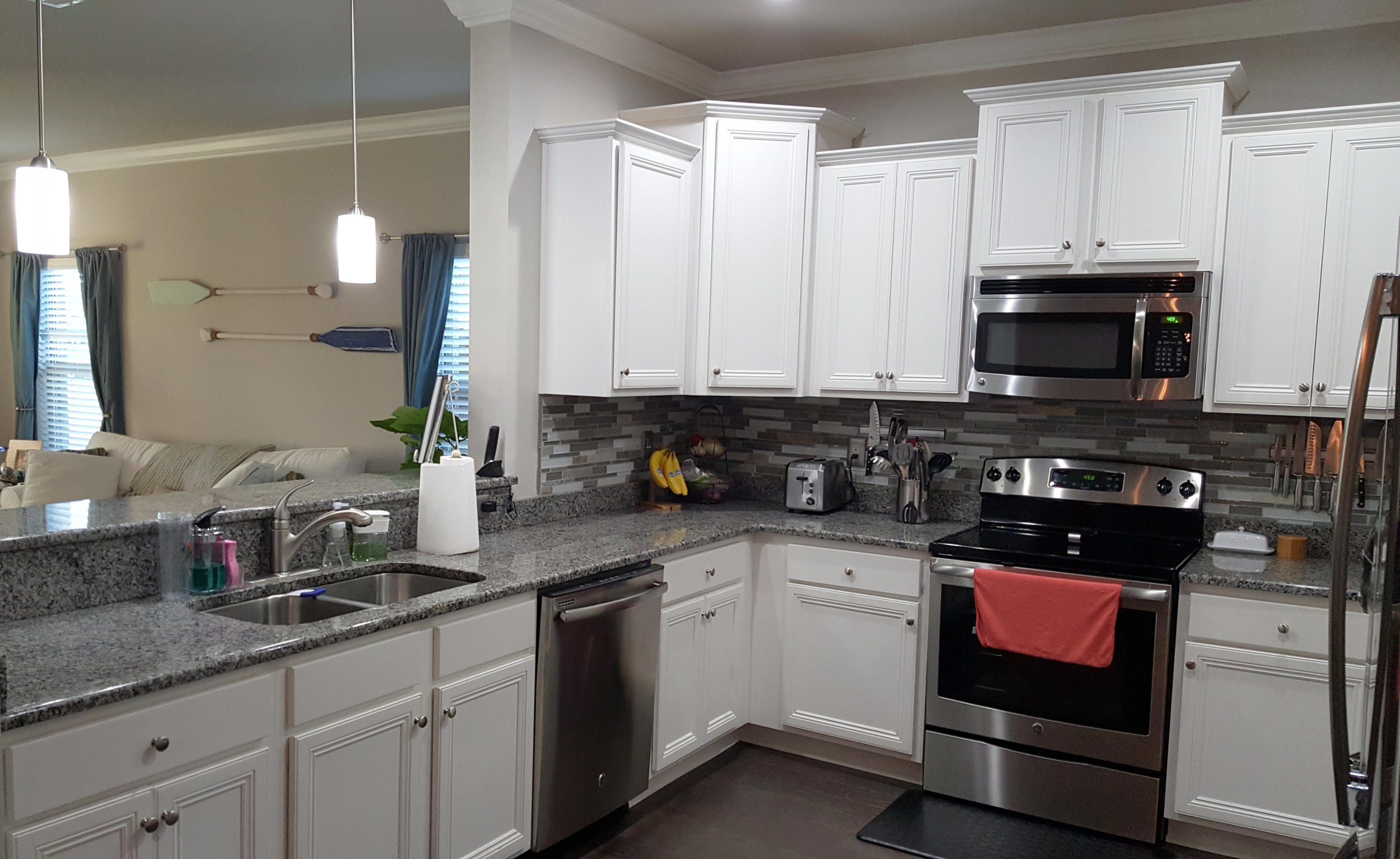 WHISPERING LAKE - Residential