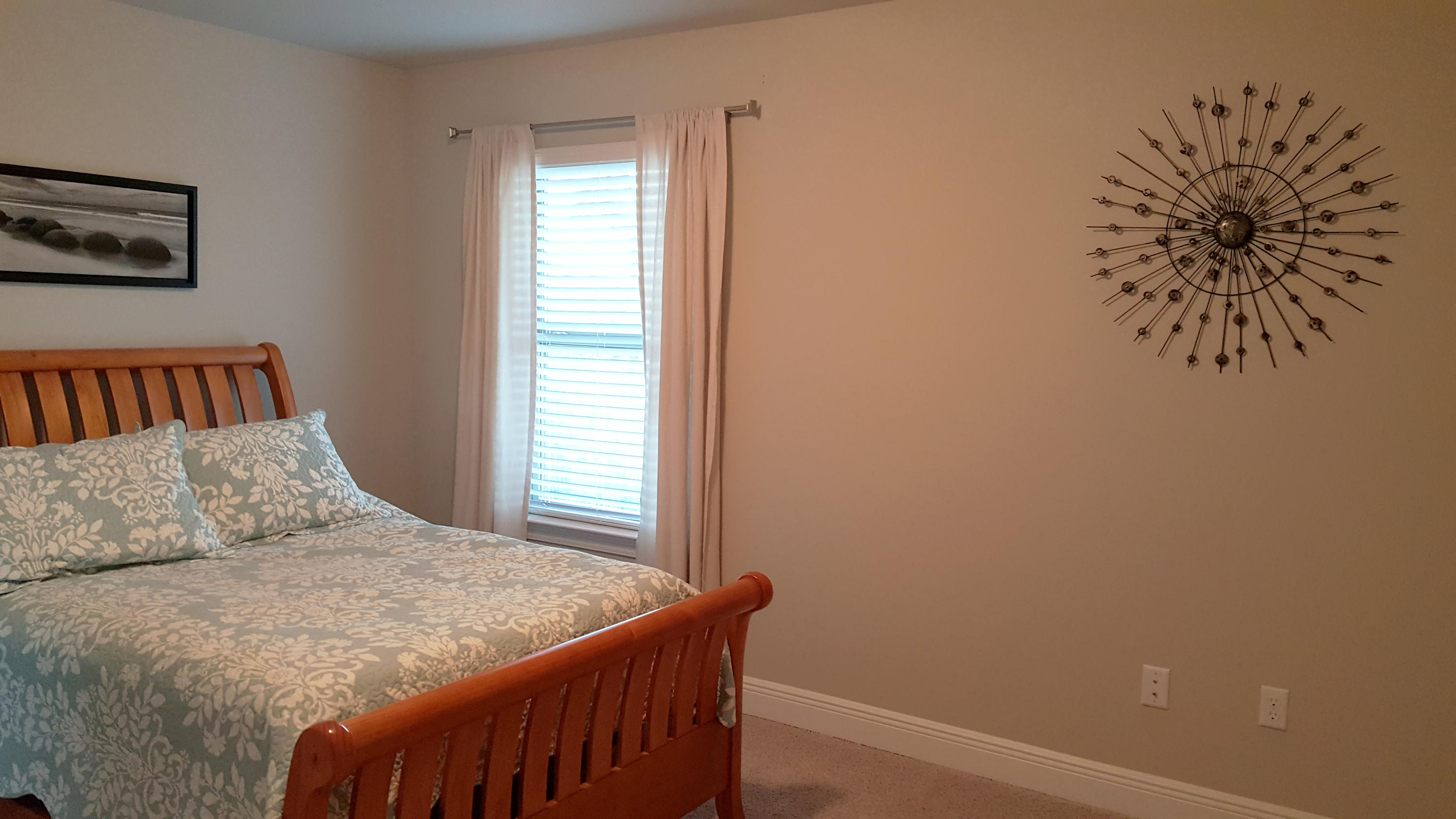 WHISPERING LAKE - Residential