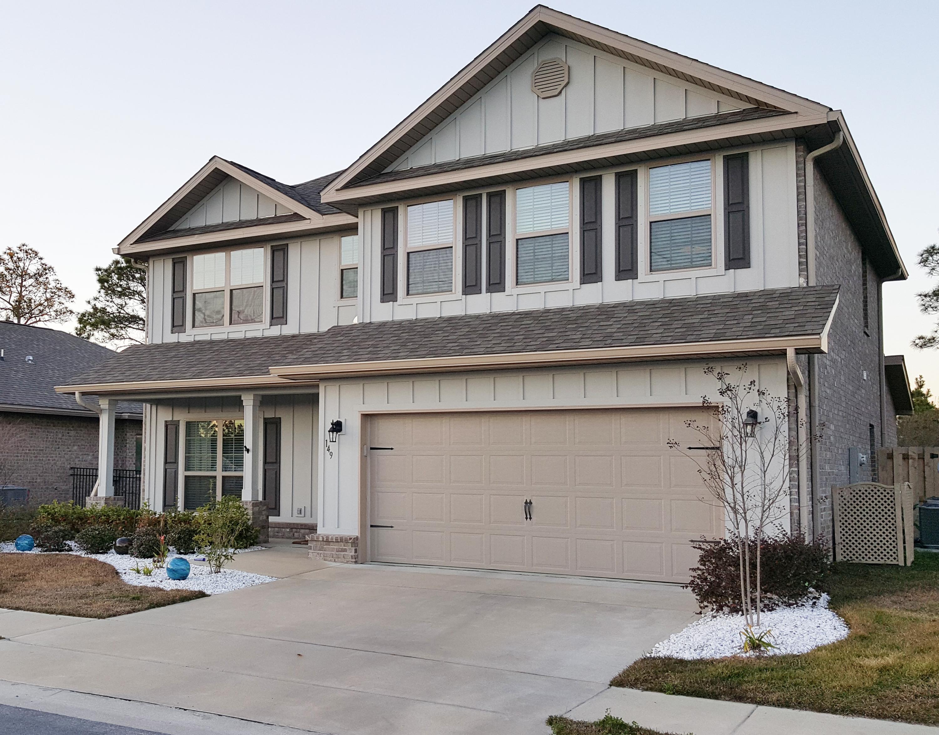 WHISPERING LAKE - Residential