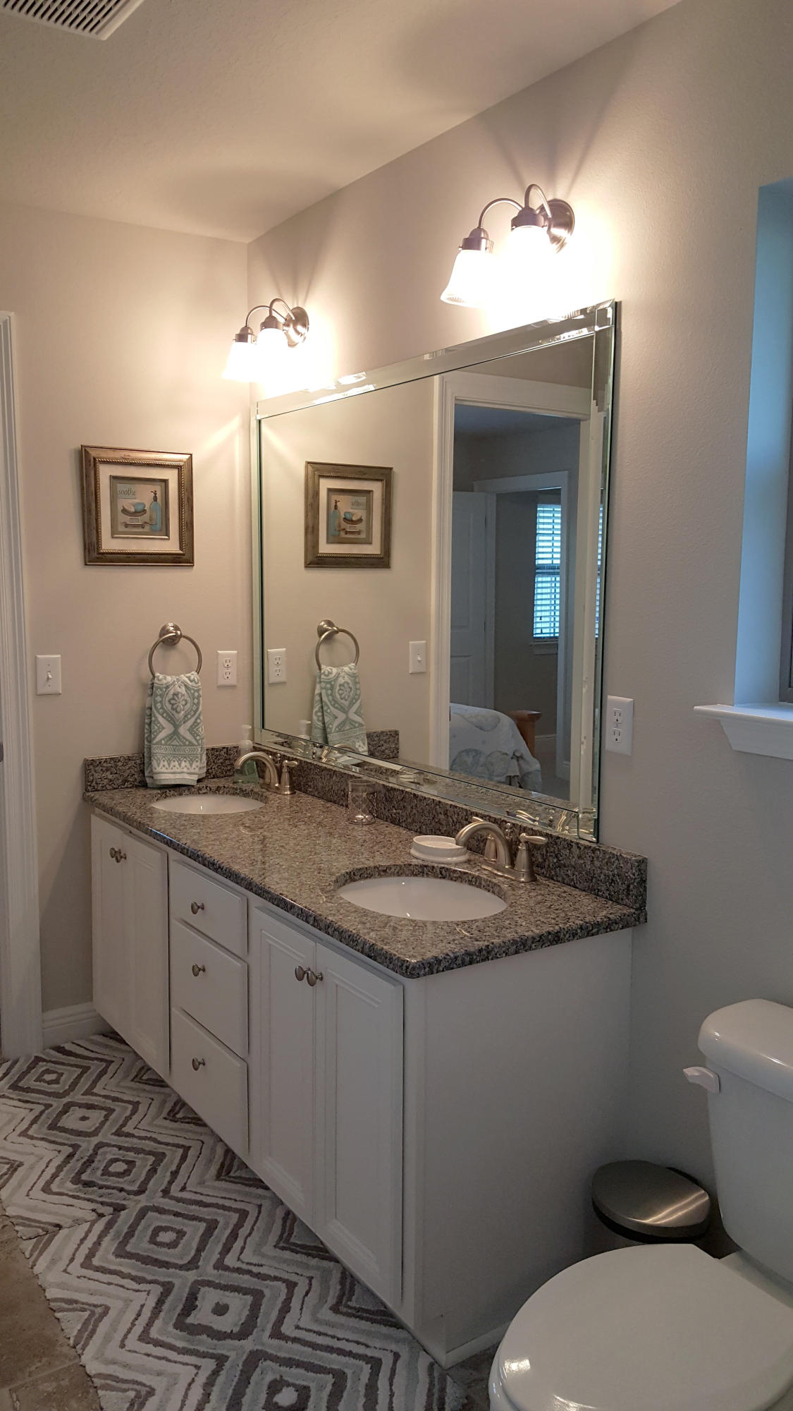 WHISPERING LAKE - Residential