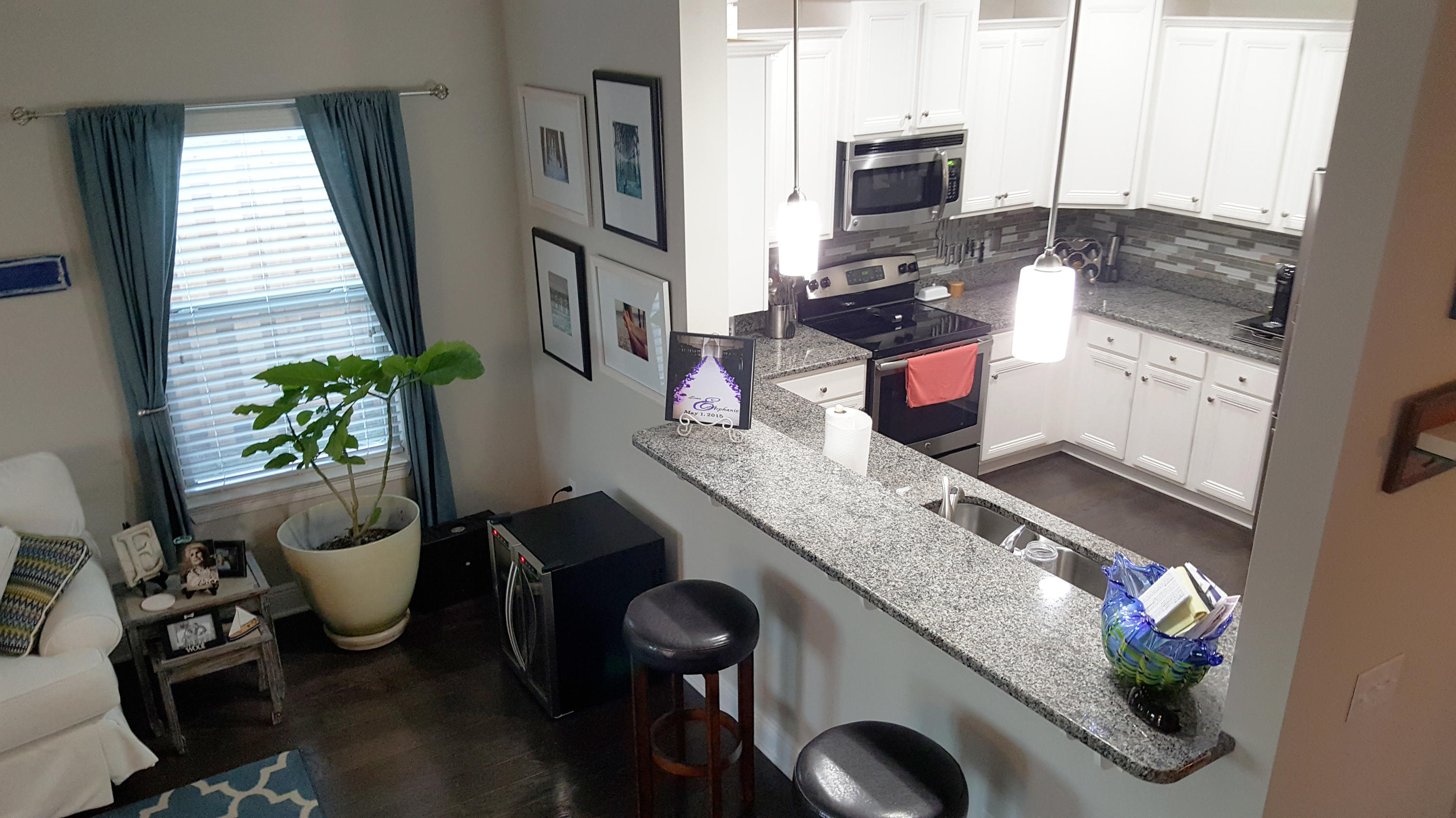 WHISPERING LAKE - Residential