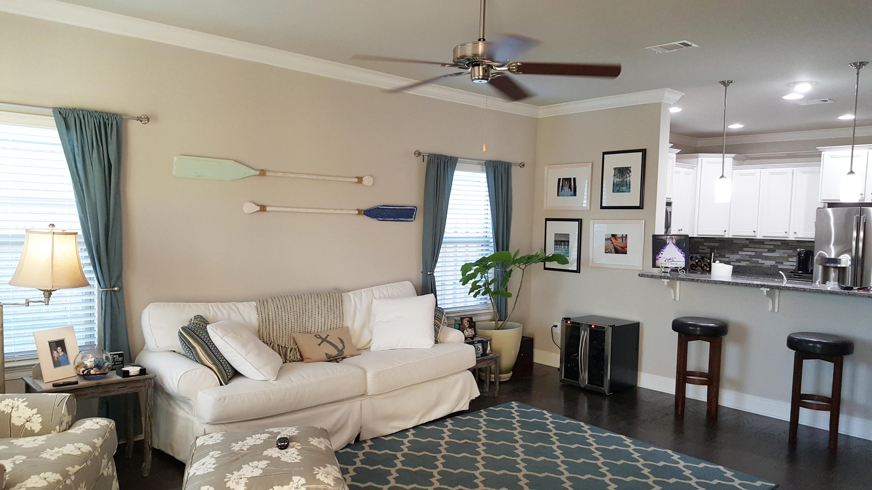 WHISPERING LAKE - Residential