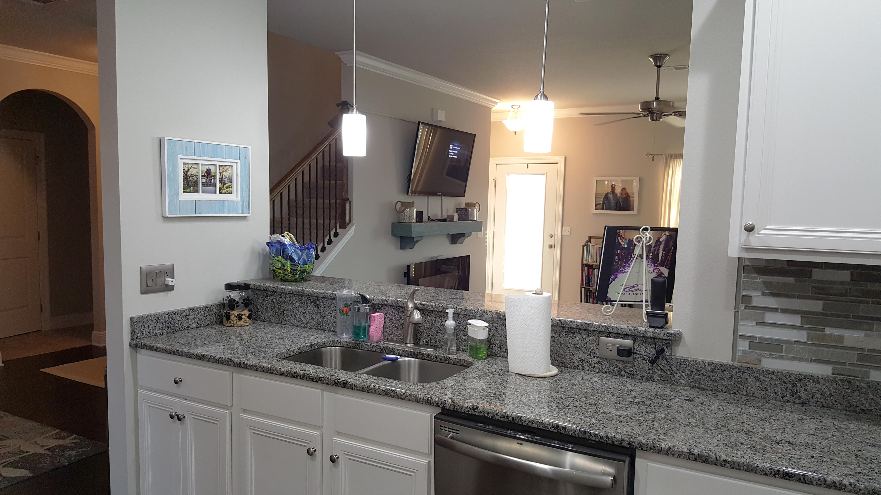 WHISPERING LAKE - Residential