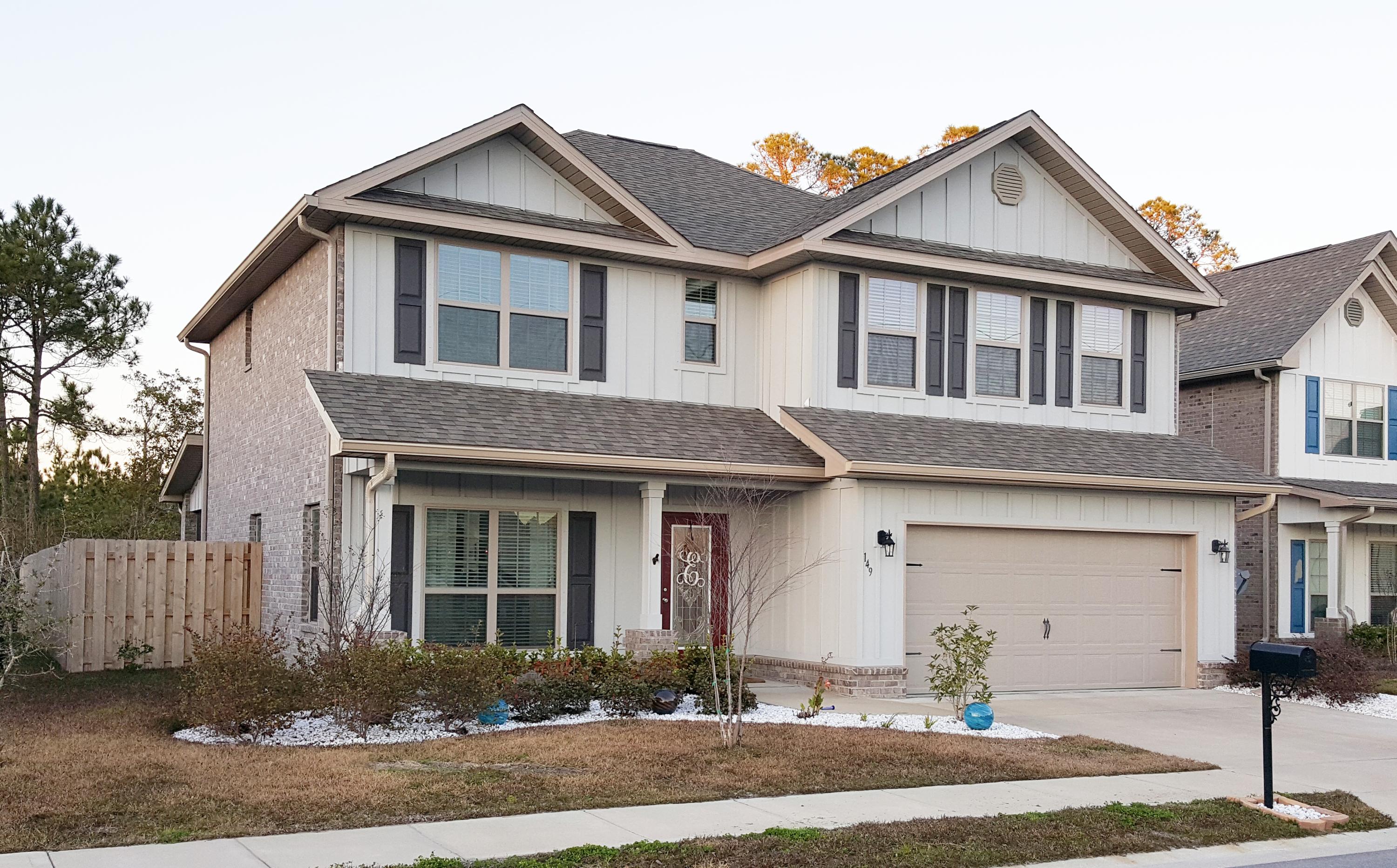 WHISPERING LAKE - Residential