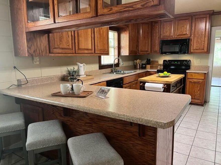 Get Owner Financing on this Waterfront home on canal that leads to the Beautiful Choctawhatchee Bay! Private Dock for small boats. This
location is ideal for the fisherman or wildlife enthusiast. The best of both worlds with country style living on the water and at an amazingly
low price. Brand new AC just installed and new state of the art septic system. Luxury vinyl flooring in the bedrooms and easy to keep clean
ceramic in the main rooms. Just bring your boat and fishing gear and tie up to the dock. Enjoy the perfect Florida waterfront lifestyle. Did I
say Owner Financing available? Some rooms have been professionally staged.