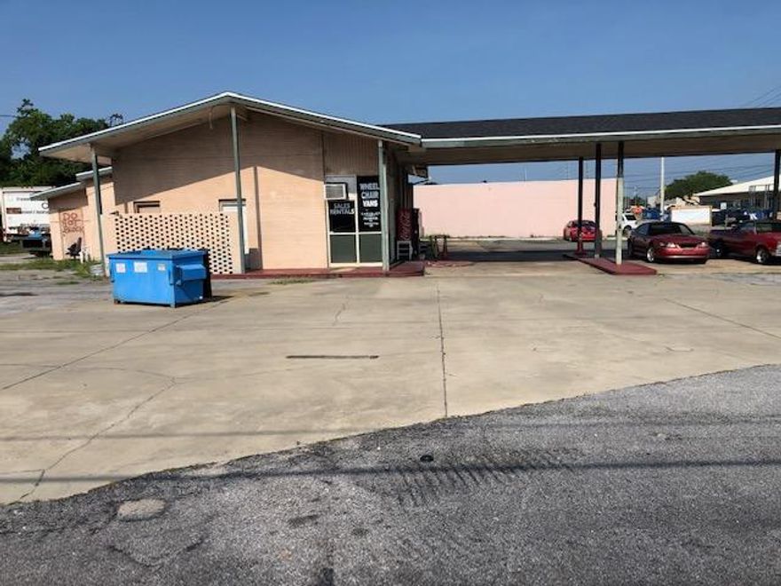 High Traffic Corner at Hollywood and Beal Pkwy across from Gary Smith Ford, Auto/Car/ High Visibility