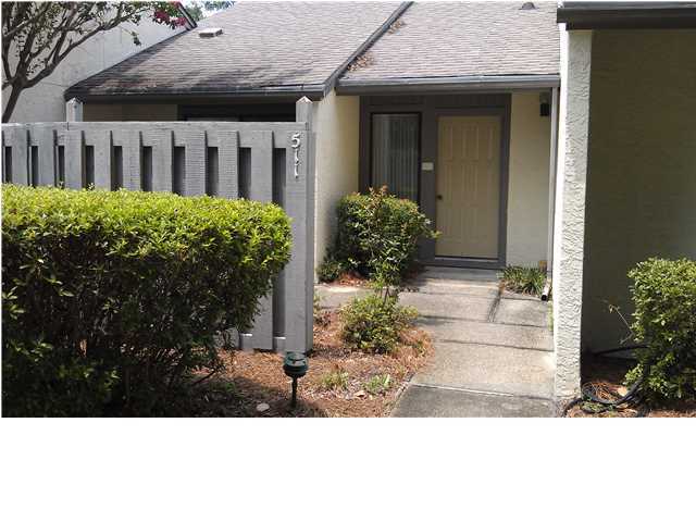AVAILABLE FOR RENT November 8, 2015. Great one story patio home located in Bluewater Bay. Quiet and serene area. Patio home has a Screened Porch off of the Dining Room, with a private patio off of the Kitchen and a patio off of the Master Bedroom. Living Room has vaulted ceiling. Great location as it is just minutes to the beaches, shopping, Destin and Fred Gannon State Park. Great project facilities include tennis, marina, golf, & pools. No lawn maintenance required as it is included in the HOA which is paid for by the owner. Non-smoking unit. Owners are Licensed Florida Agents.