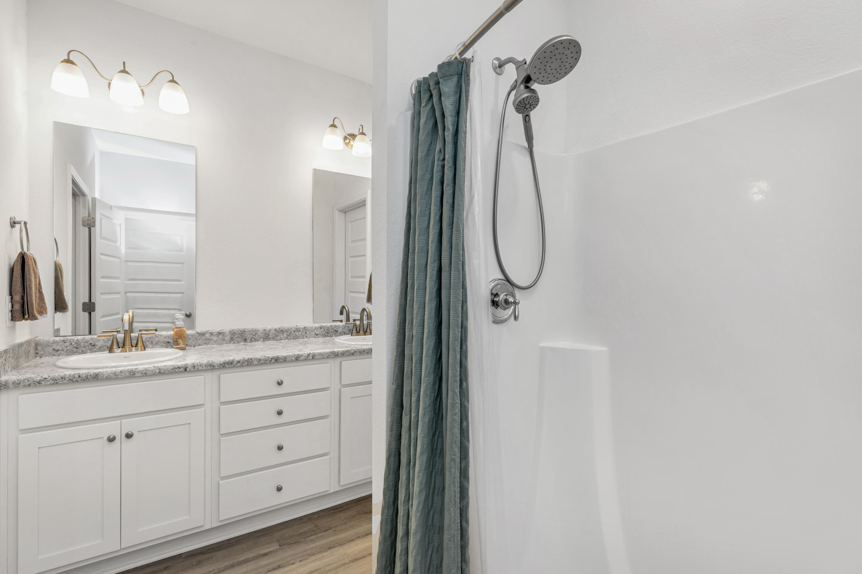 LAGRANGE LANDING - Residential